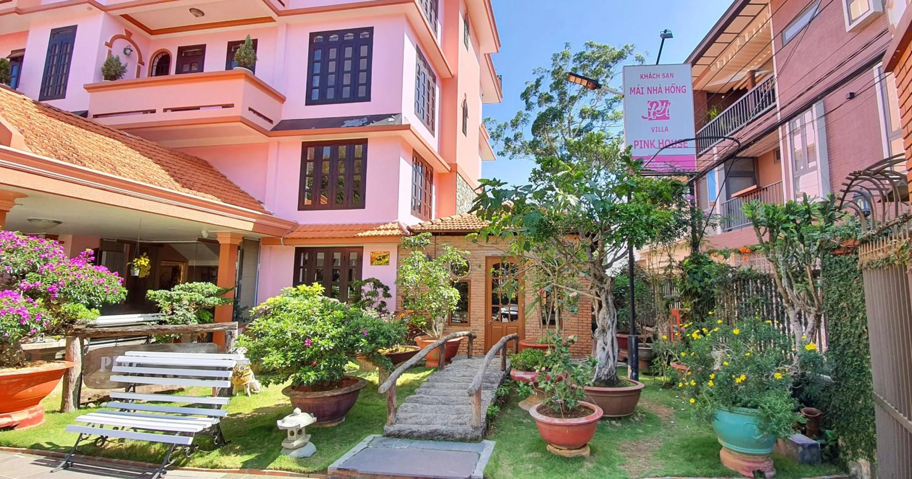 Villa Pink House