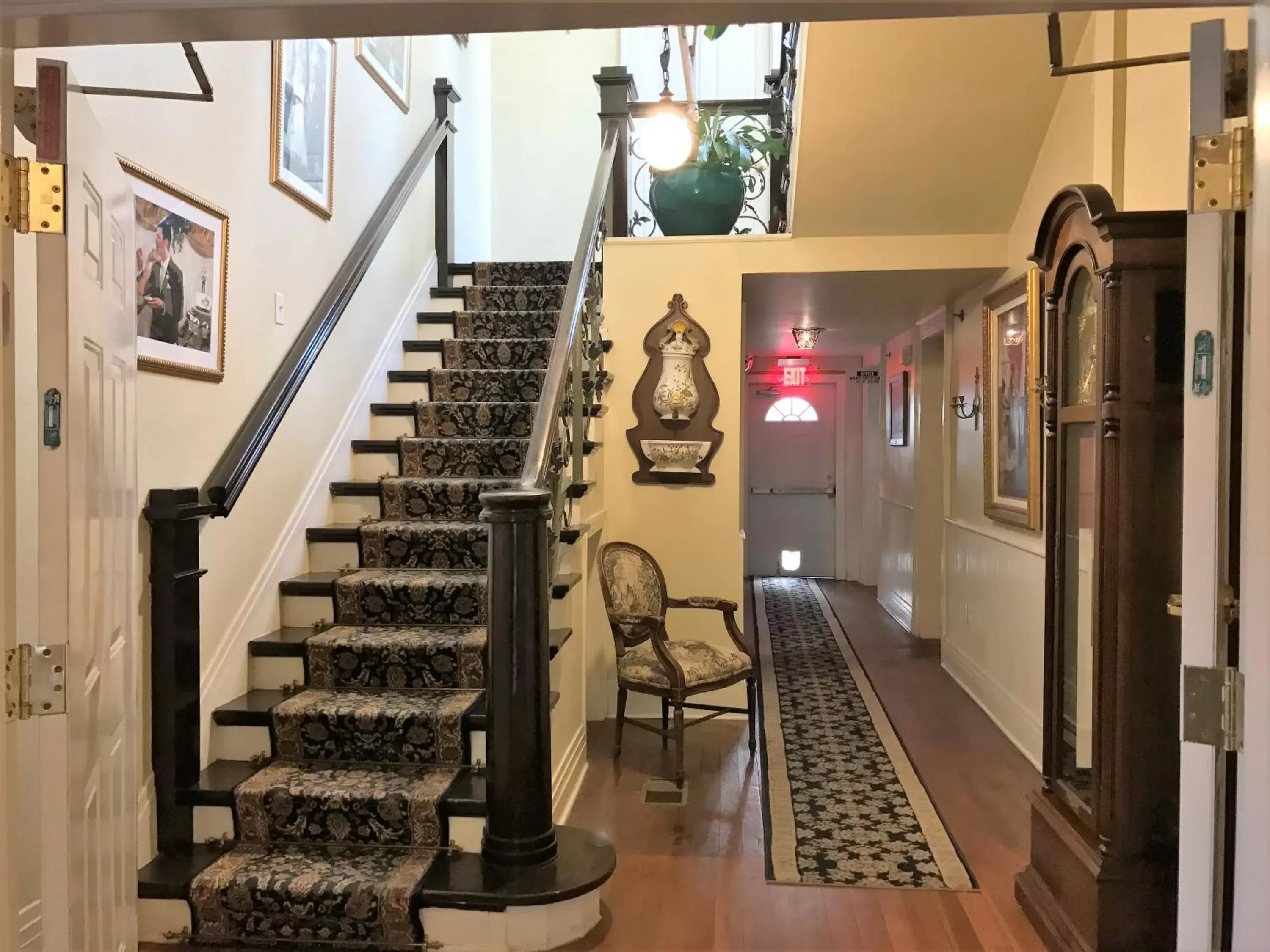 Lobby/Reception in Historic Michabelle Inn