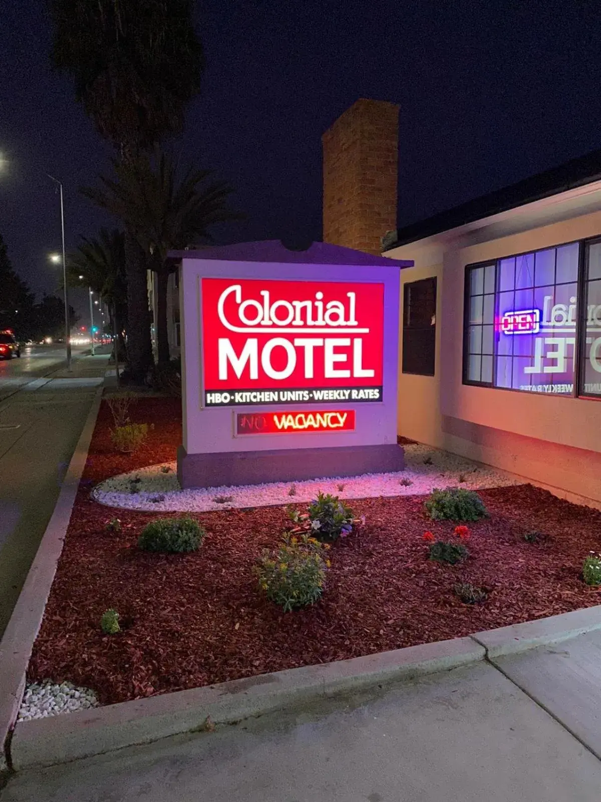 Property Logo/Sign in Colonial Motel