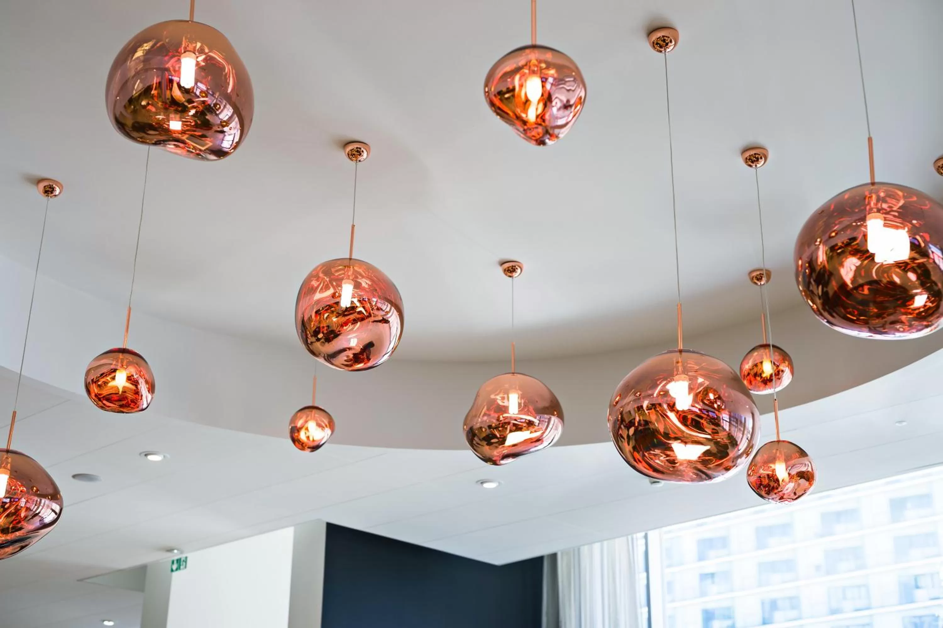 Lobby or reception in Golden Tulip Marseille Euromed