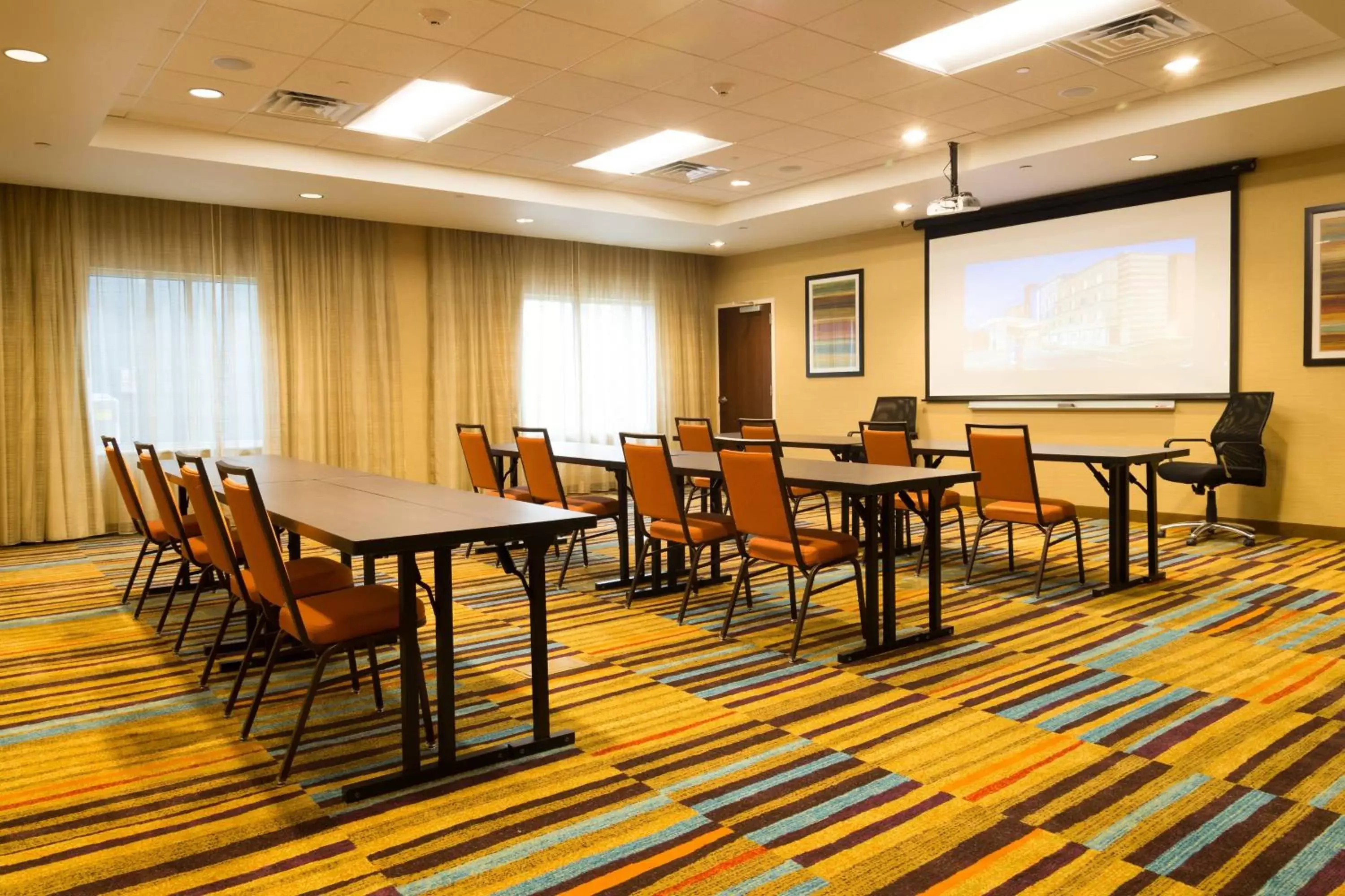 Meeting/conference room in Fairfield Inn & Suites by Marriott Dickson