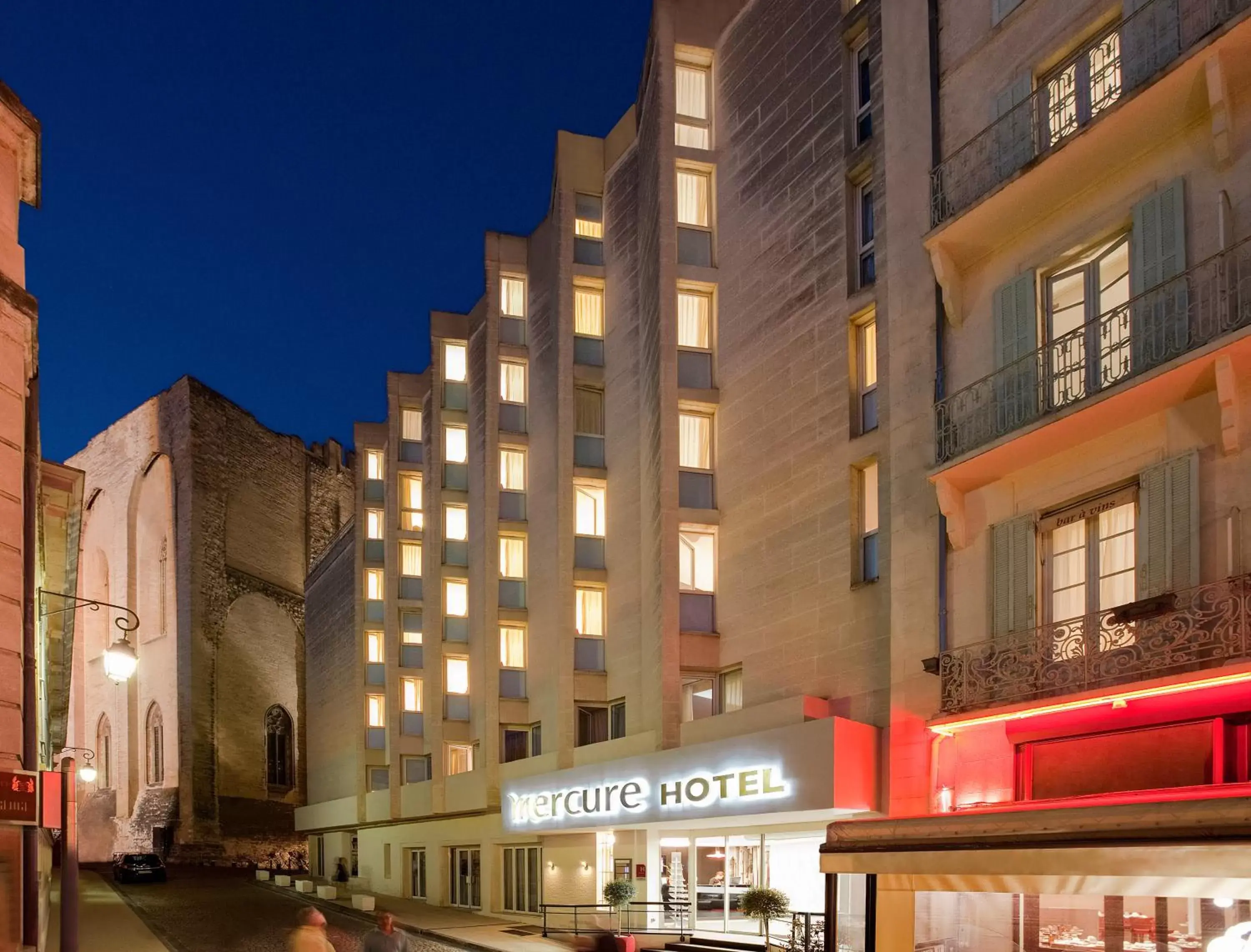 Facade/entrance, Property Building in Mercure Avignon Centre Palais des Papes