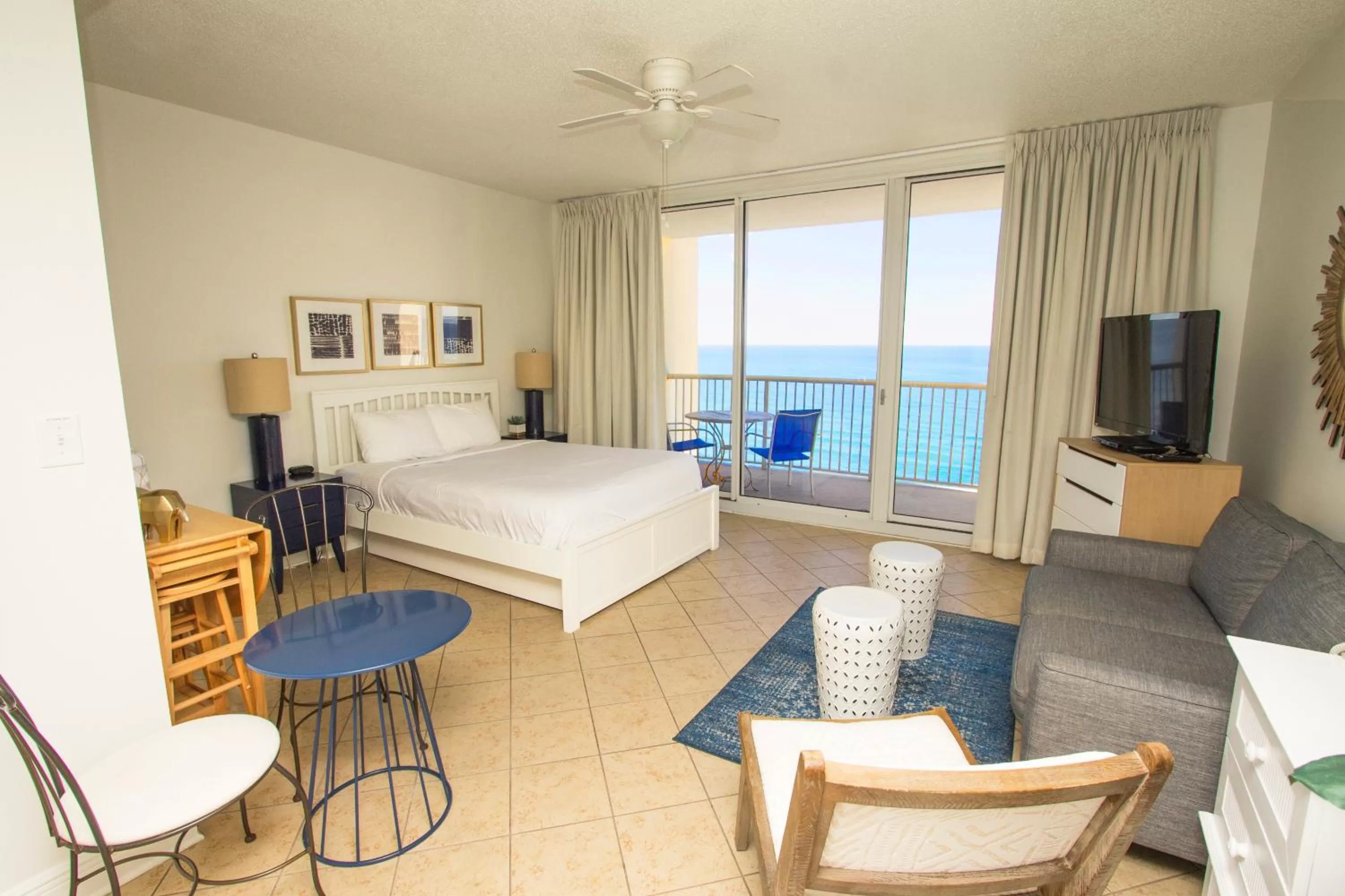 Bed in Majestic Beach Resort, Panama City Beach, Fl