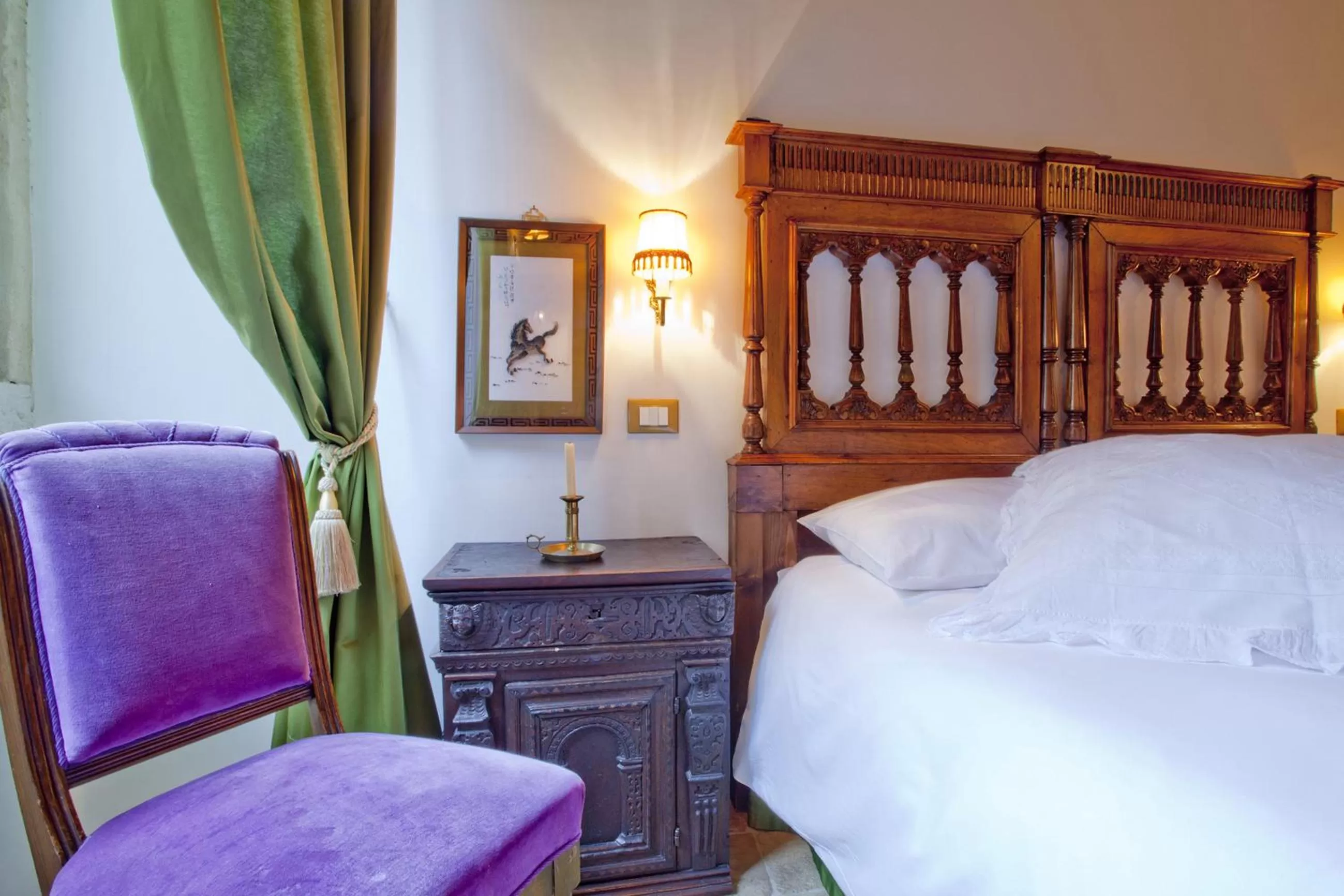 Decorative detail, Bed in B&B Il Marchese Del Grillo