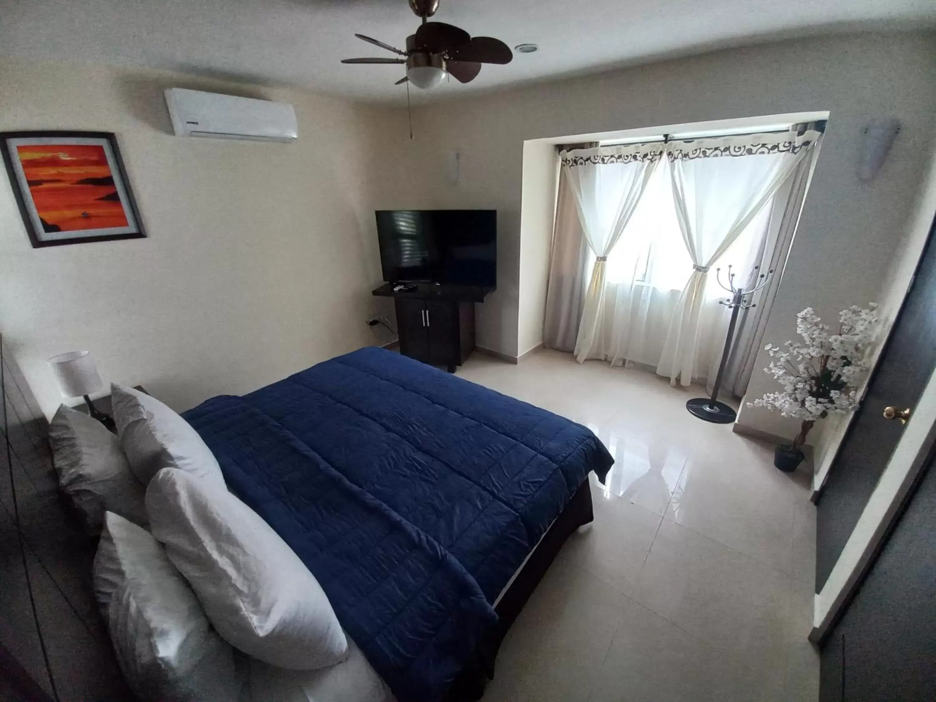 Photo of the whole room, Bed in Hotel Villas Segovia Suites Playa del Carmen