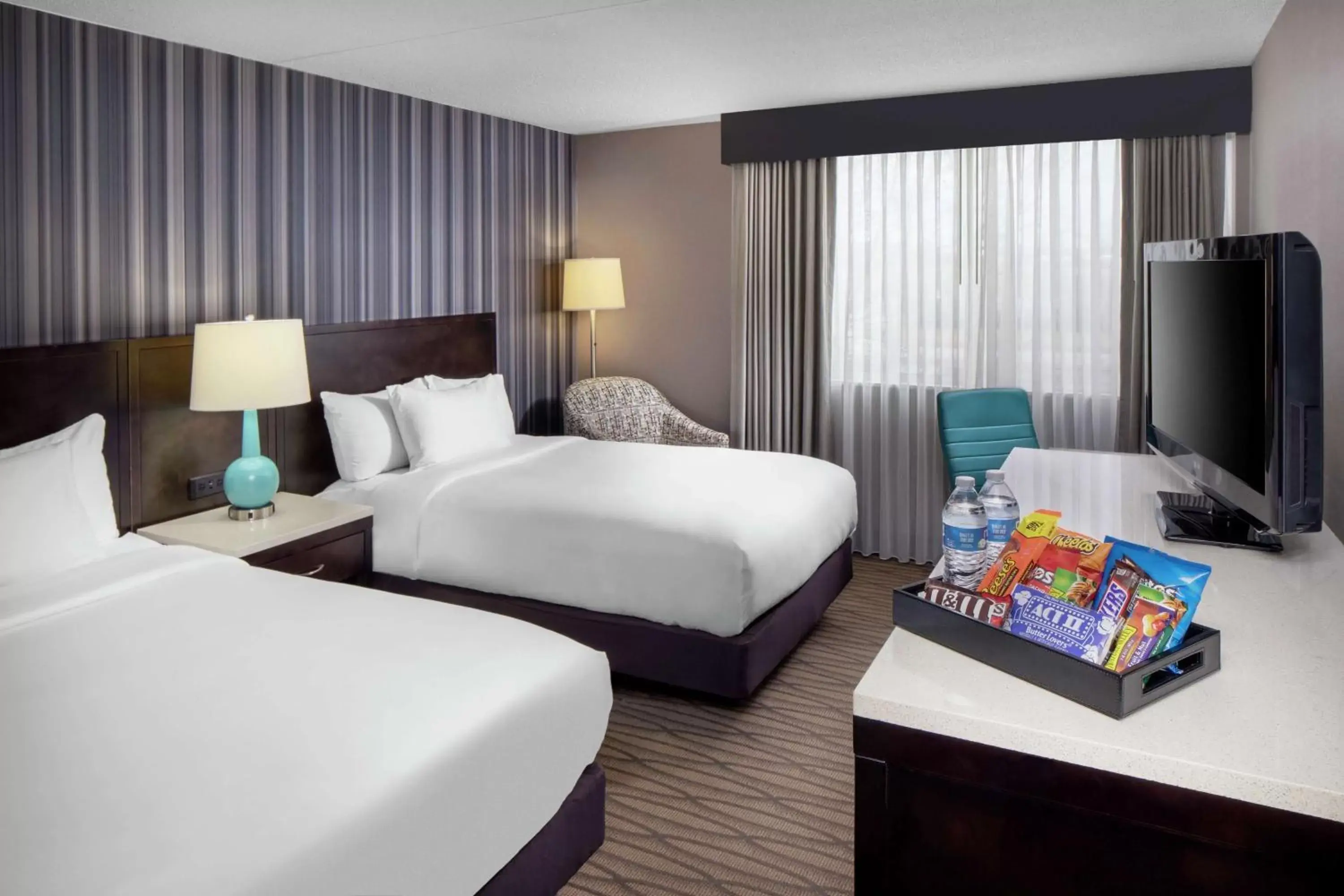 Bedroom, Bed in DoubleTree by Hilton Cleveland – Westlake