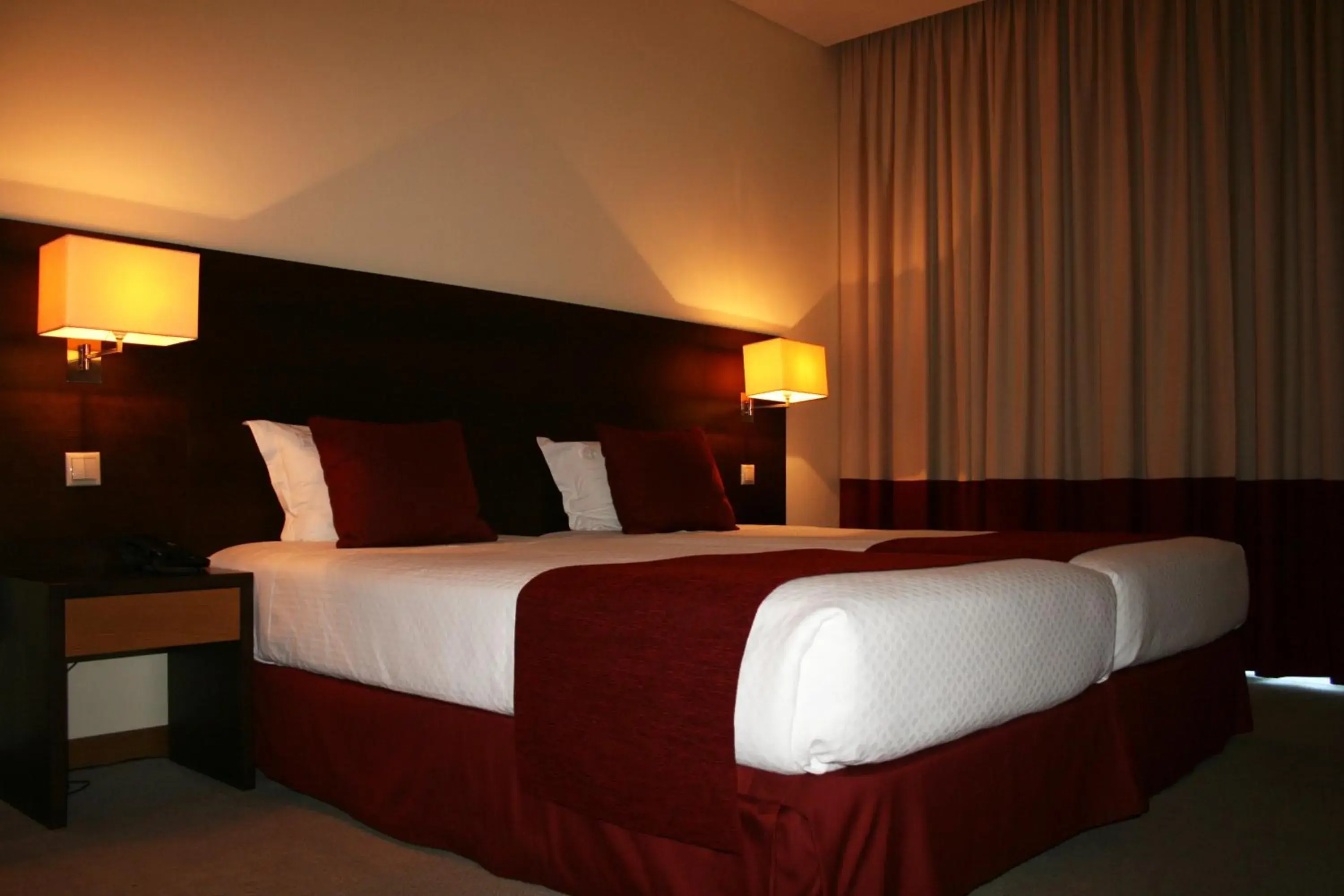 Bed in BejaParque Hotel