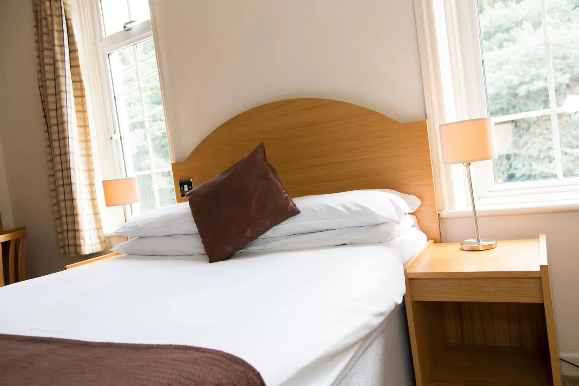 Bedroom, Bed in Avon Causeway Hotel