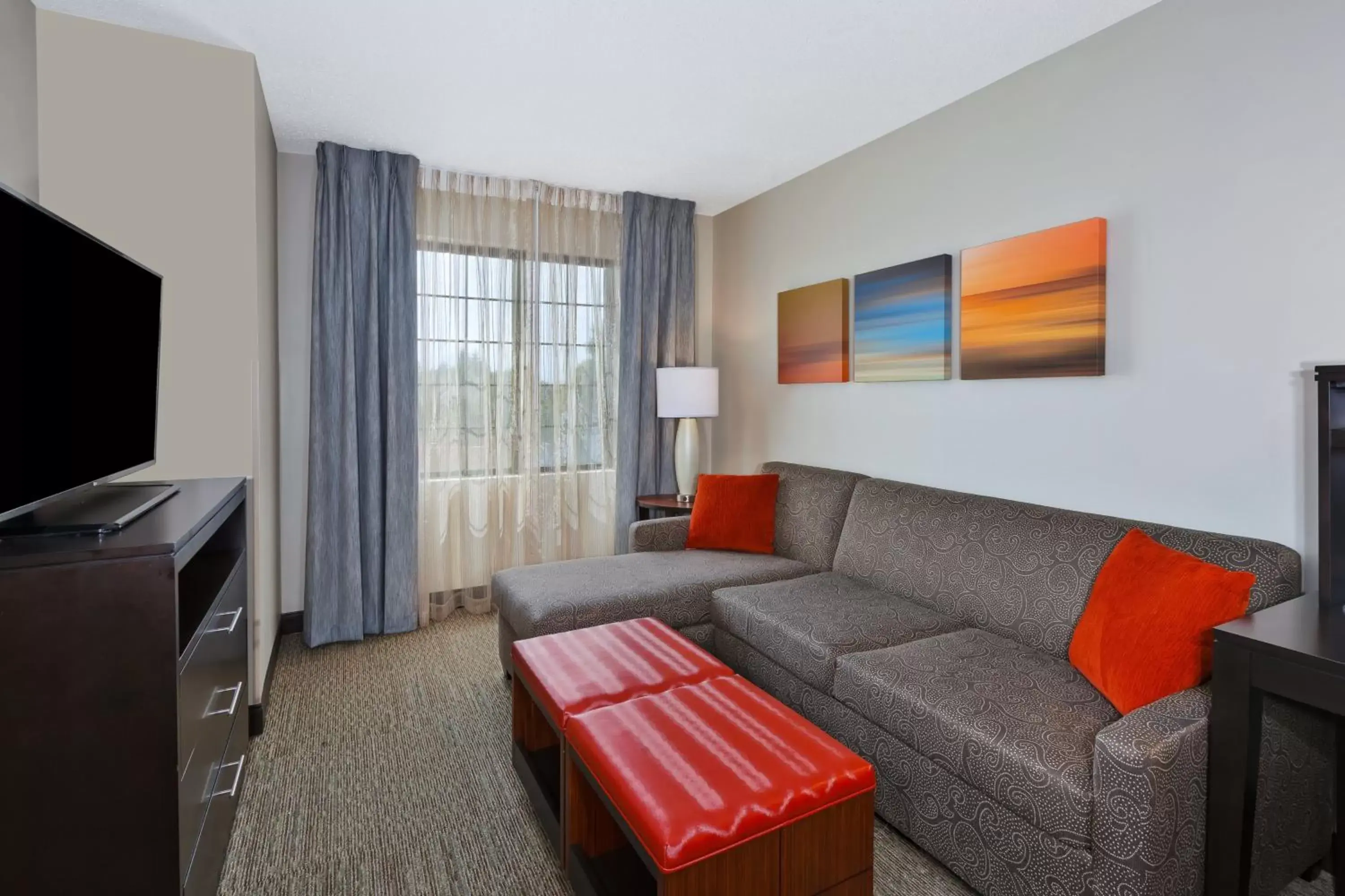 Photo of the whole room, Seating Area in Staybridge Suites Detroit-Utica, an IHG Hotel