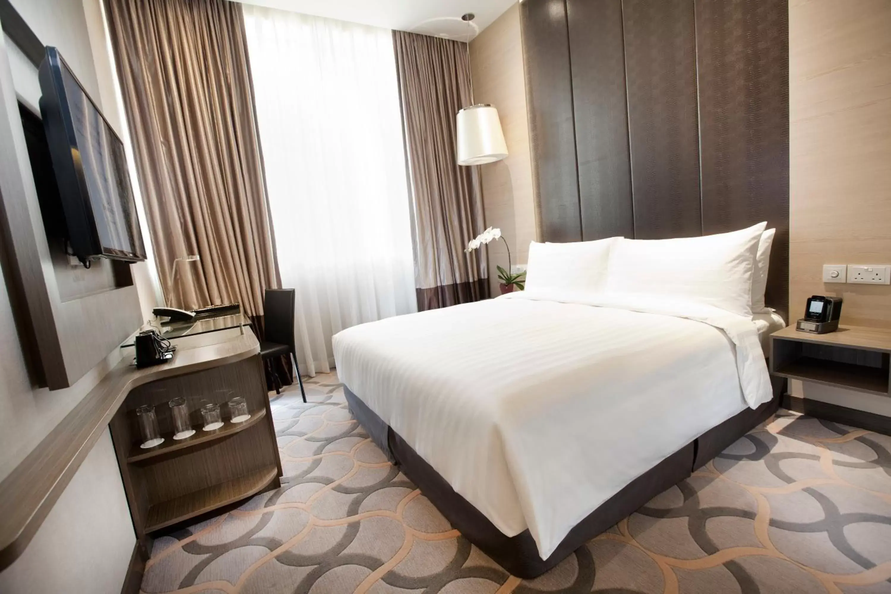 Bedroom, Bed in Dorsett Singapore