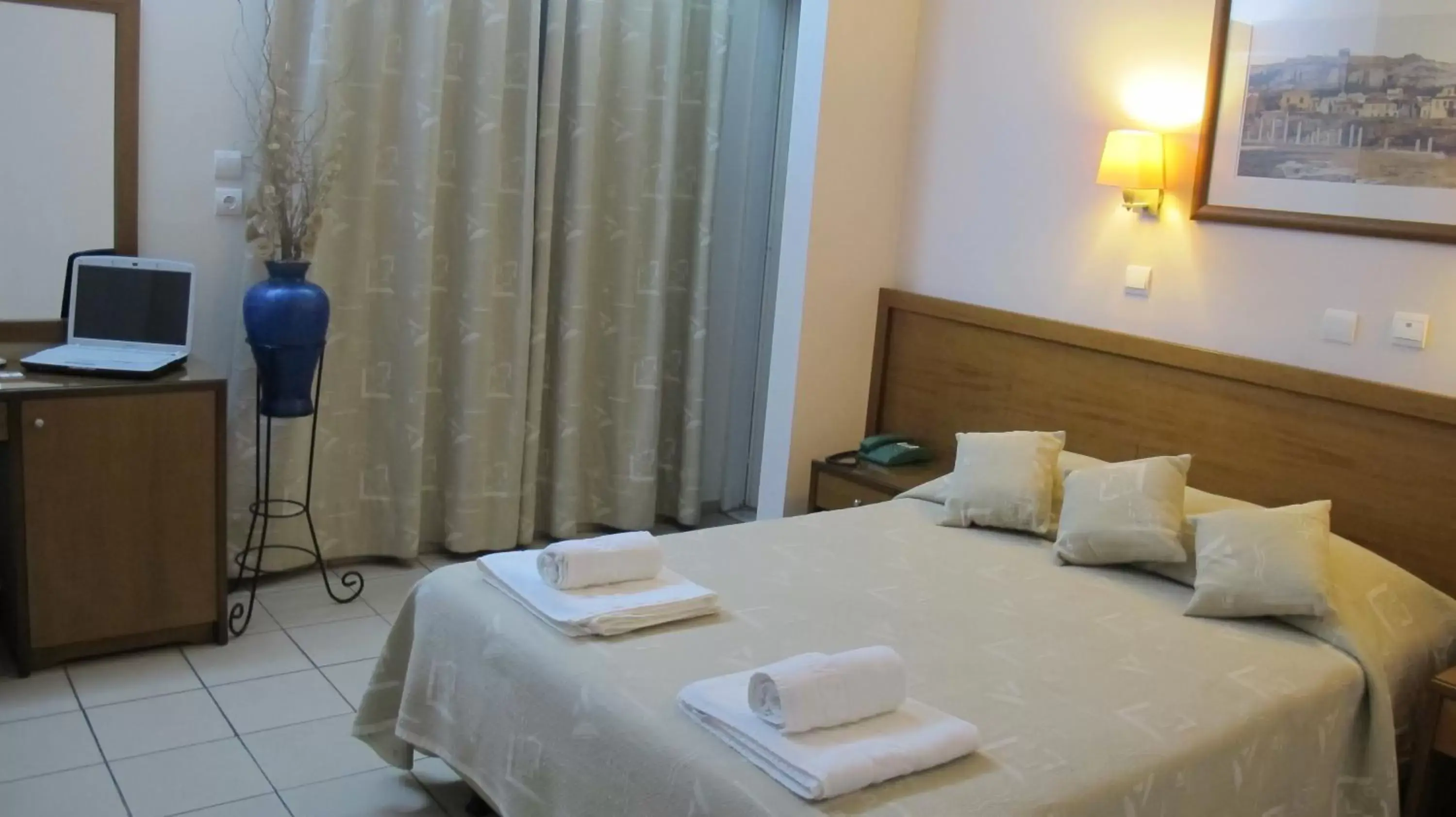 Bedroom, Bed in Hotel Solomou Athens