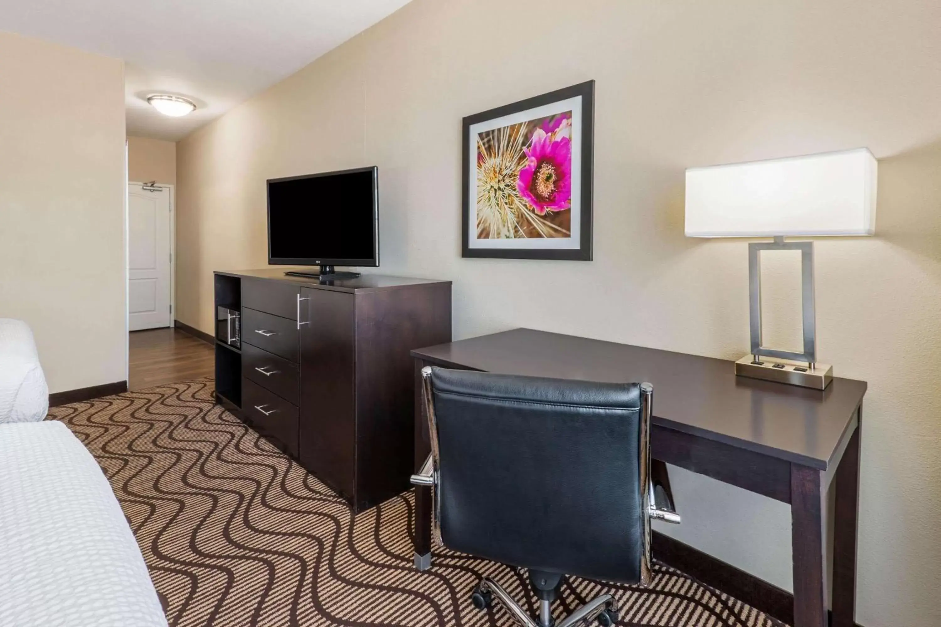 Photo of the whole room in La Quinta by Wyndham Artesia Photo of the whole room in La Quinta by Wyndham Artesia