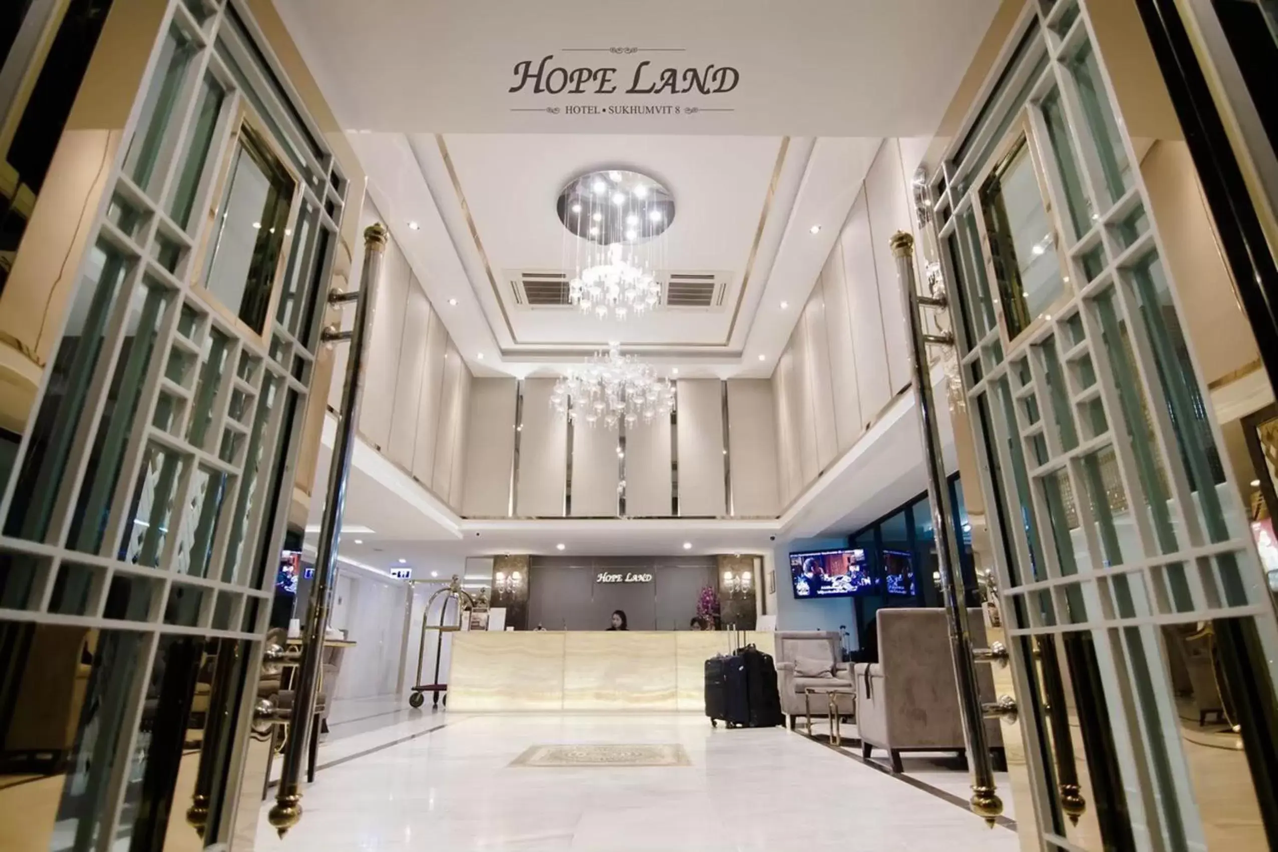 Facade/entrance, Lobby/Reception in Hope Land Hotel Sukhumvit 8