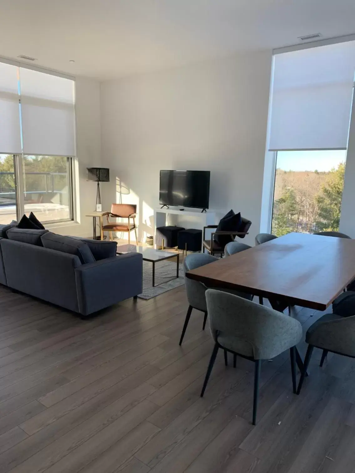 Living room, TV/Entertainment Center in Muskoka Bay Resort