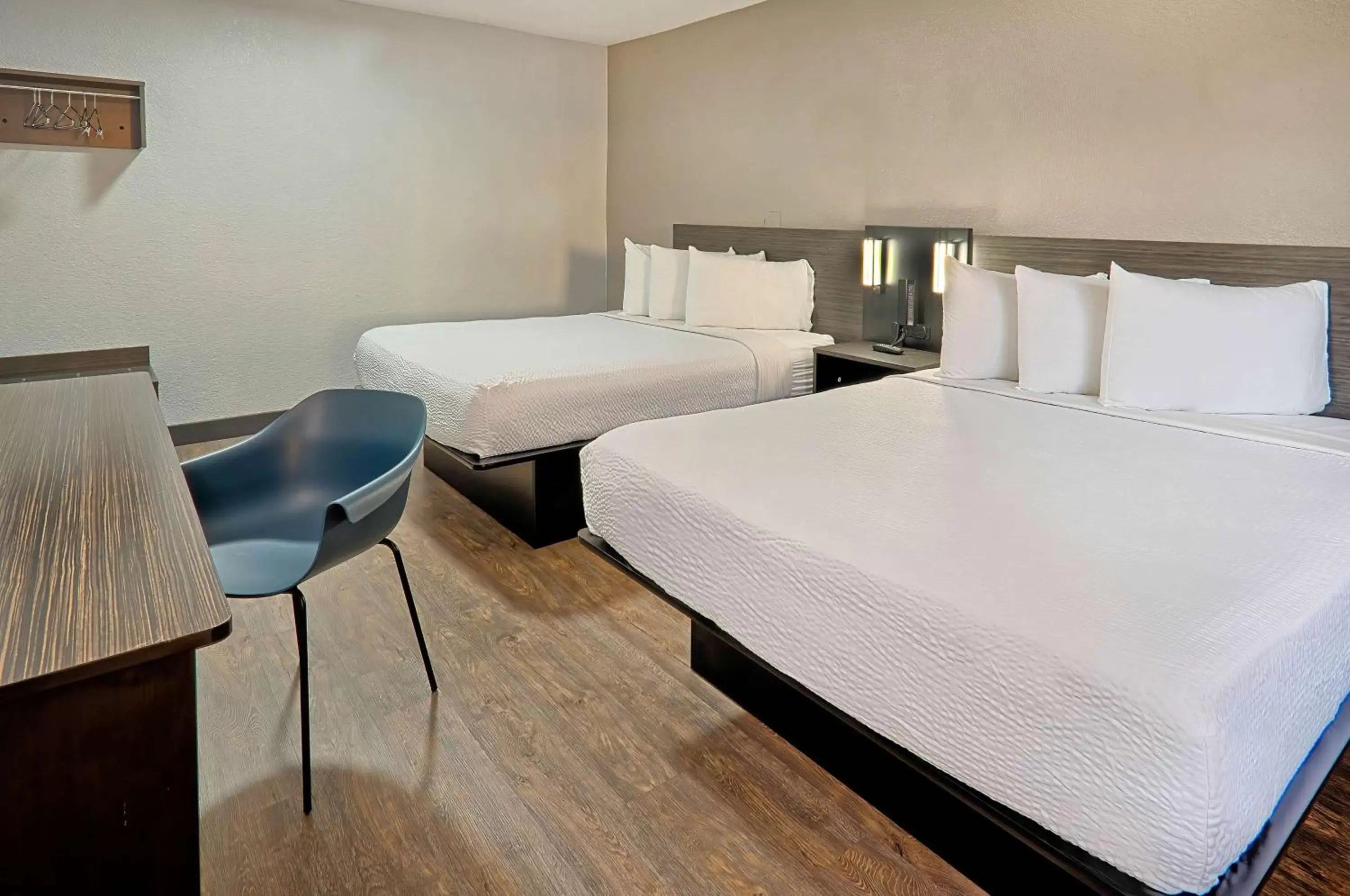 Queen Room with Two Queen Beds in Motel 6-Lancaster, CA