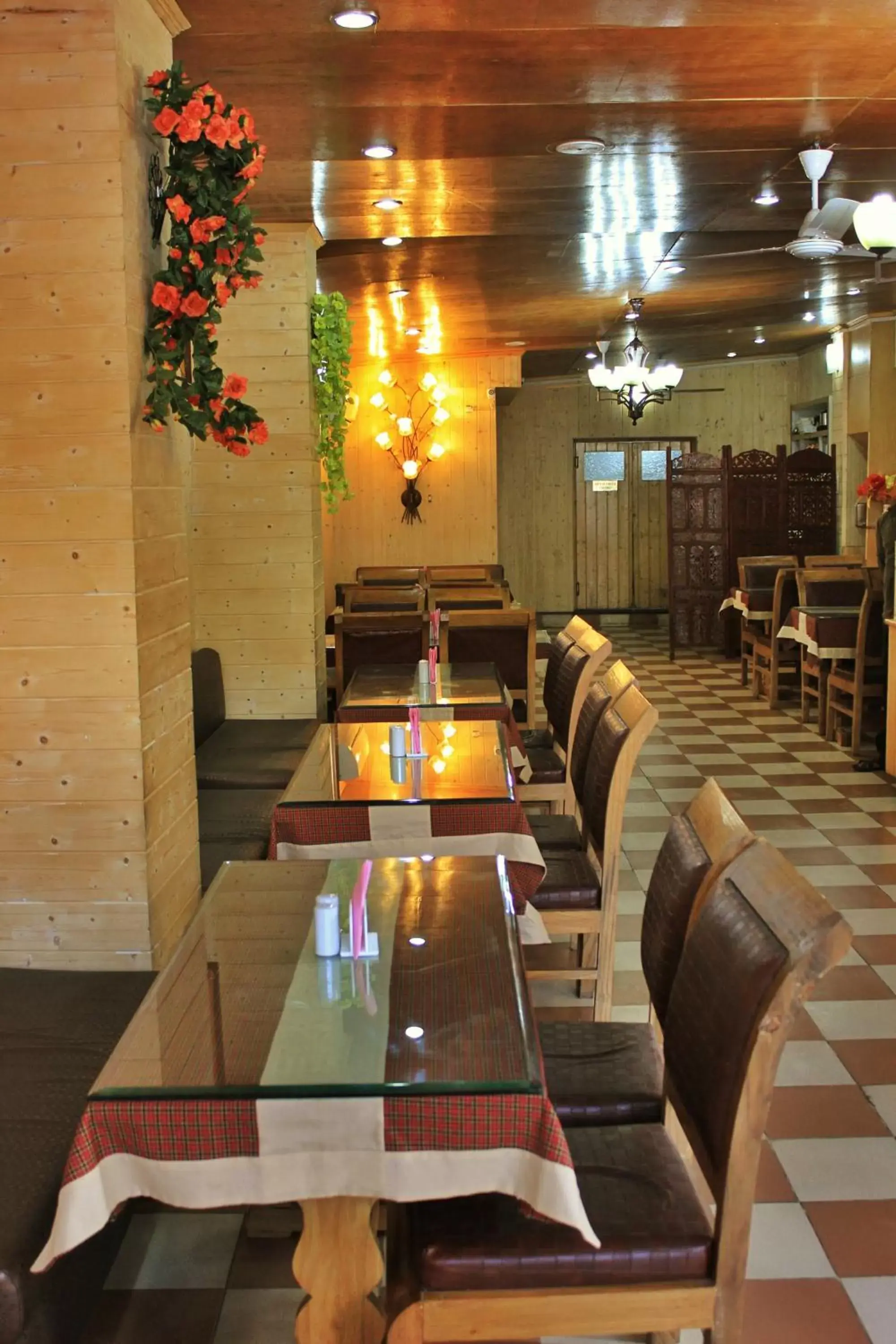 Restaurant/places to eat in Walisons Hotel Restaurant/places to eat in Walisons Hotel