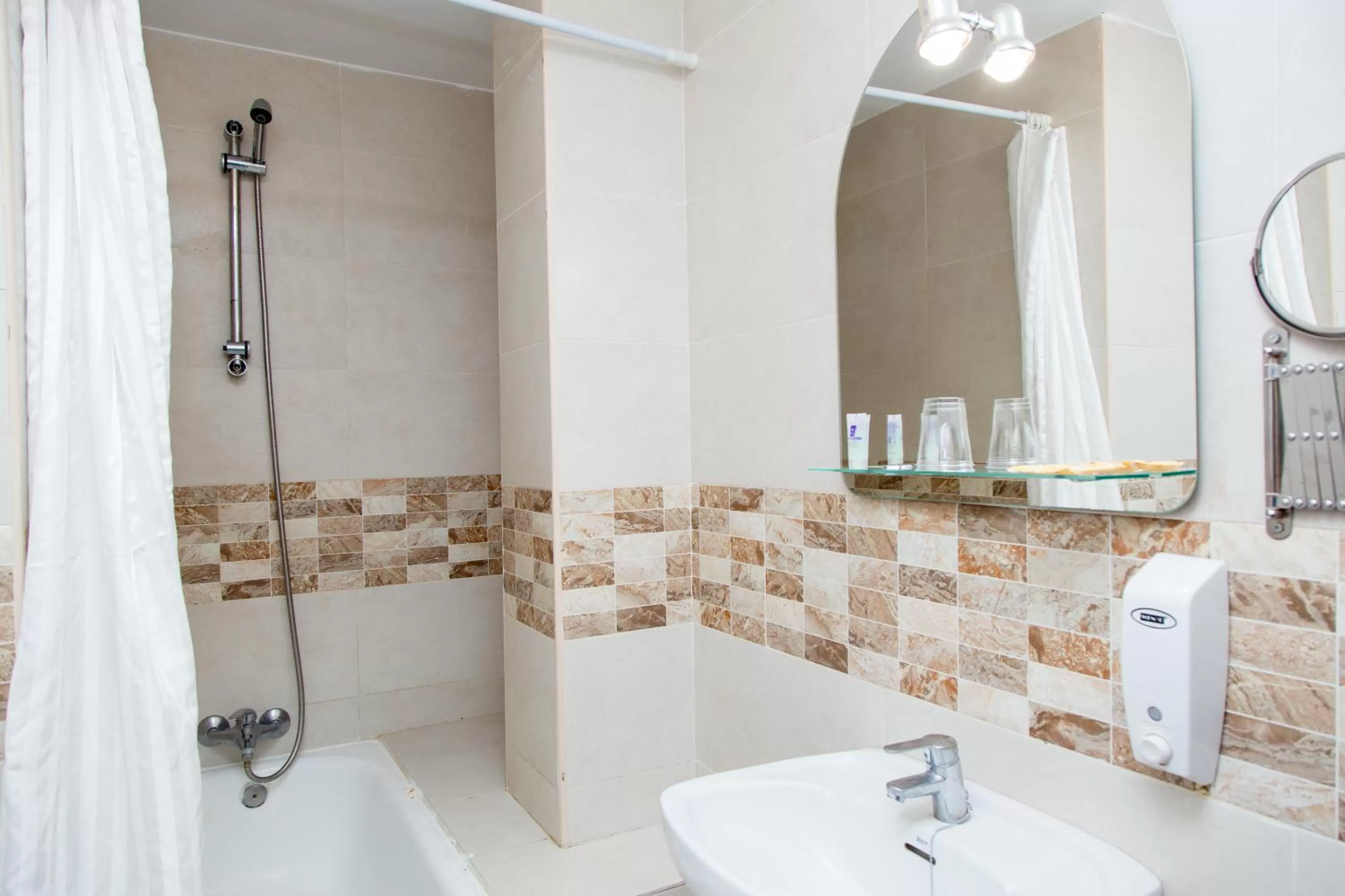 Photo of the whole room in Hotel Marbella