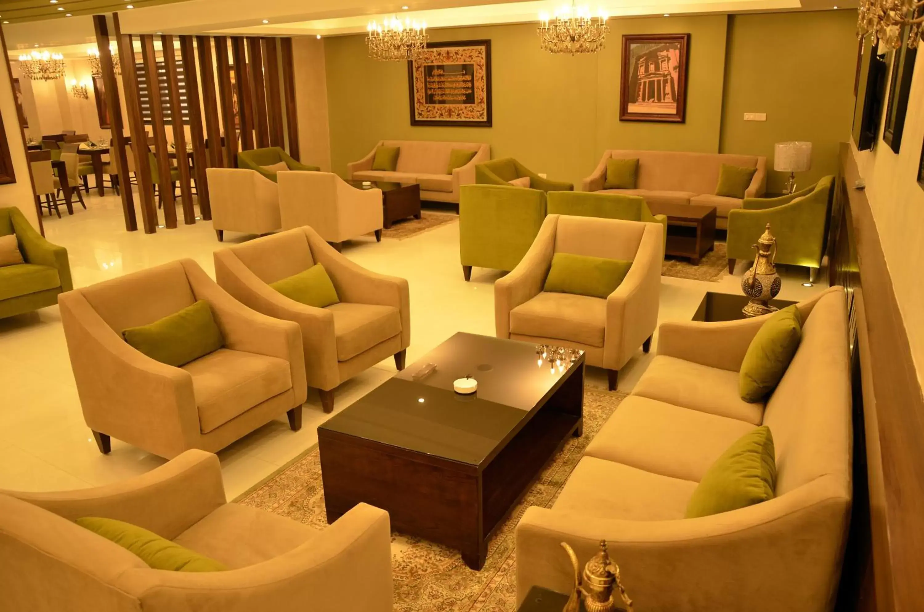 Lobby or reception, Lounge/Bar in City Rose Hotel Suites