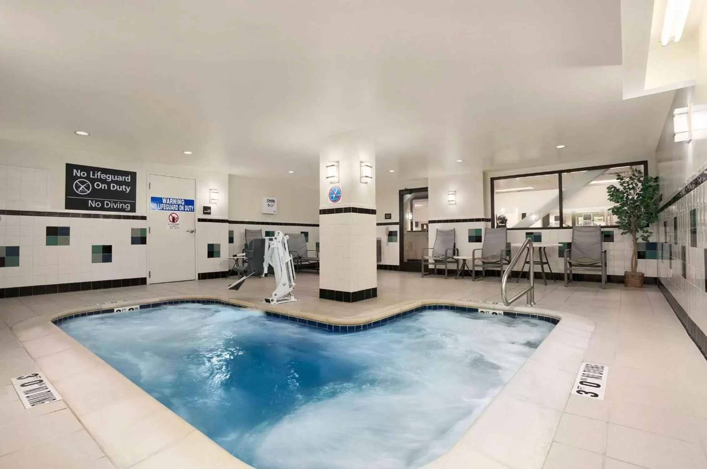 Pool view, Swimming Pool in Hampton Inn and Suites Ogden