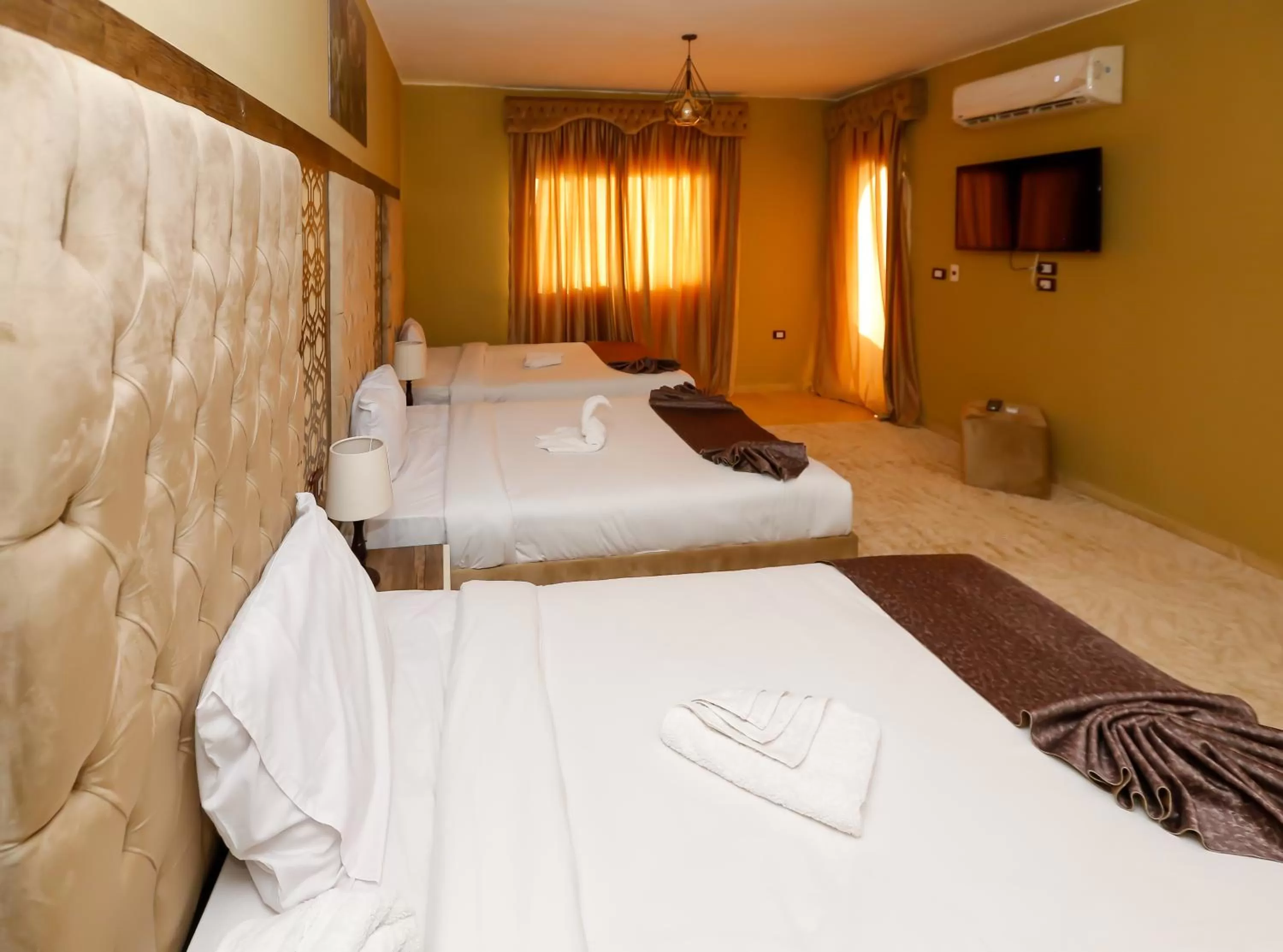 Bed in King Cheops Inn - Pyramid View