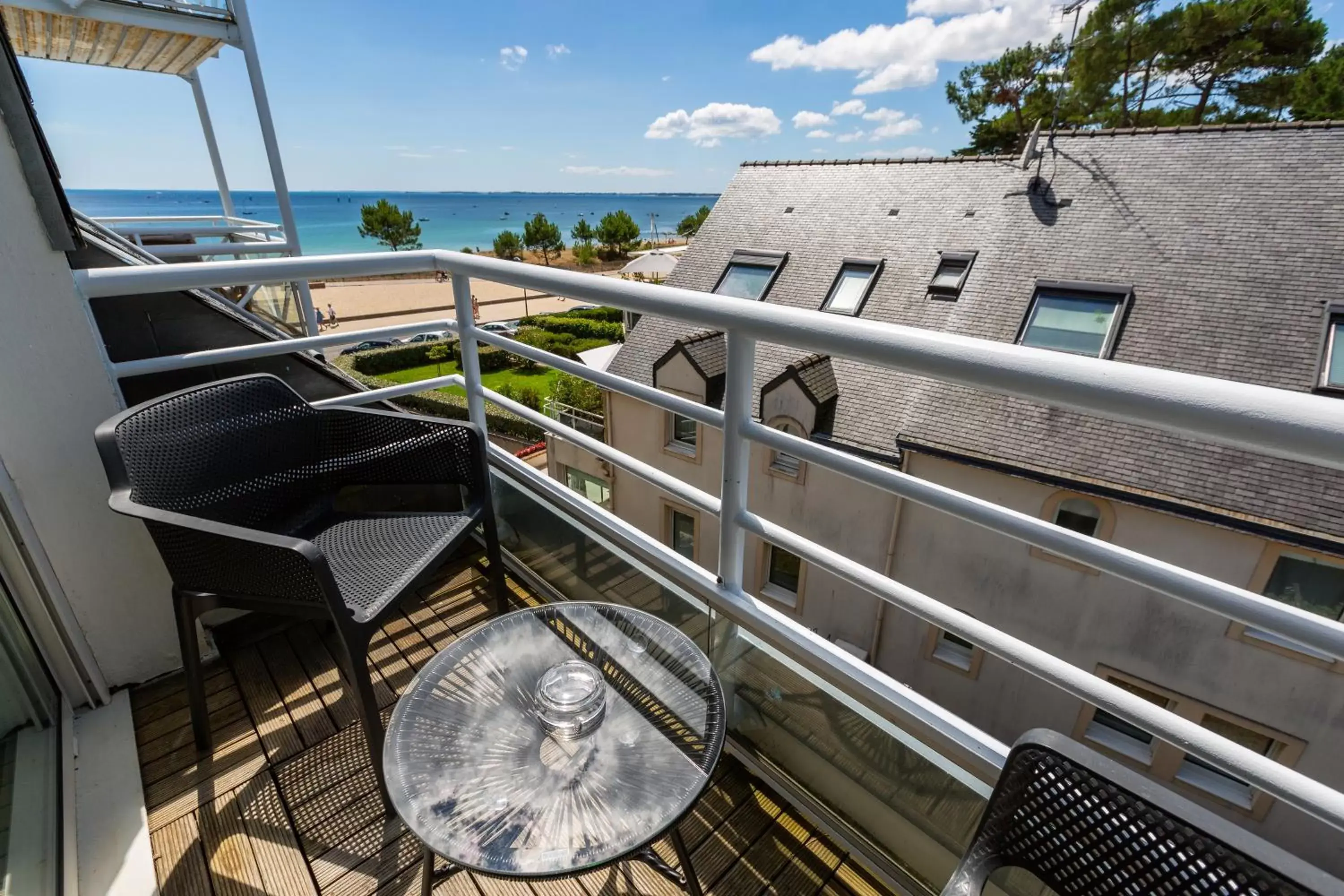 Double Room with Partial Sea View in Le Diana Hôtel & Spa Double Room with Partial Sea View in Le Diana Hôtel & Spa