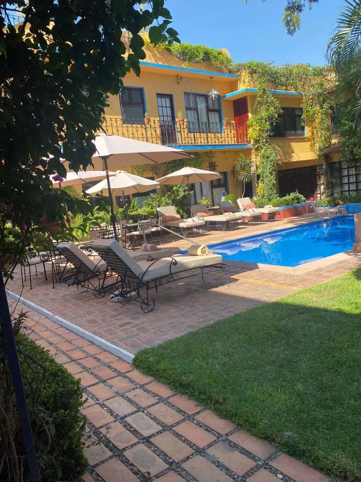 Seating area, Swimming Pool in Hacienda de las Flores