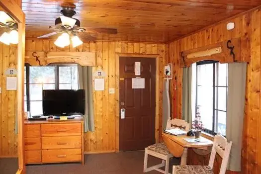 TV/Entertainment Center in Copper King Lodge
