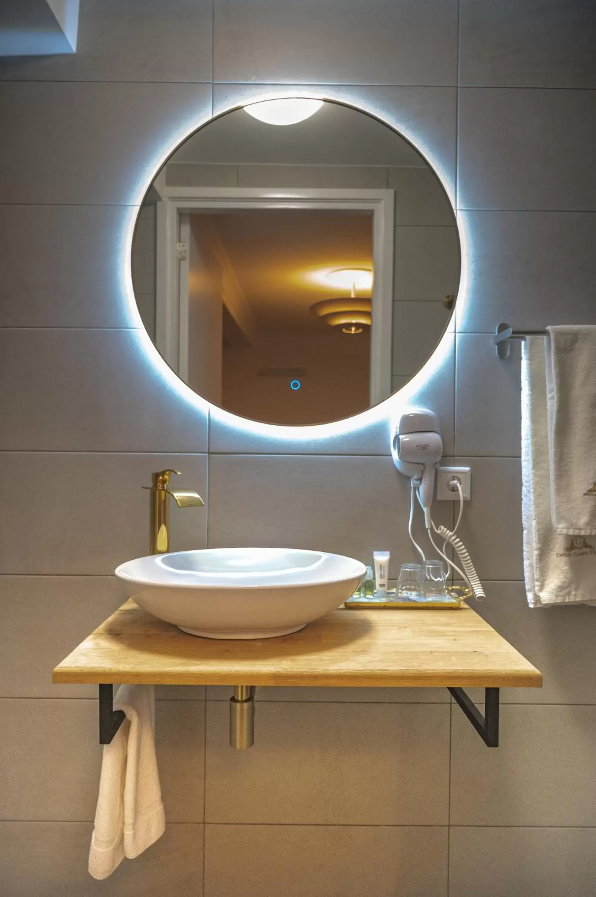 Bathroom in The Velvet Lodge