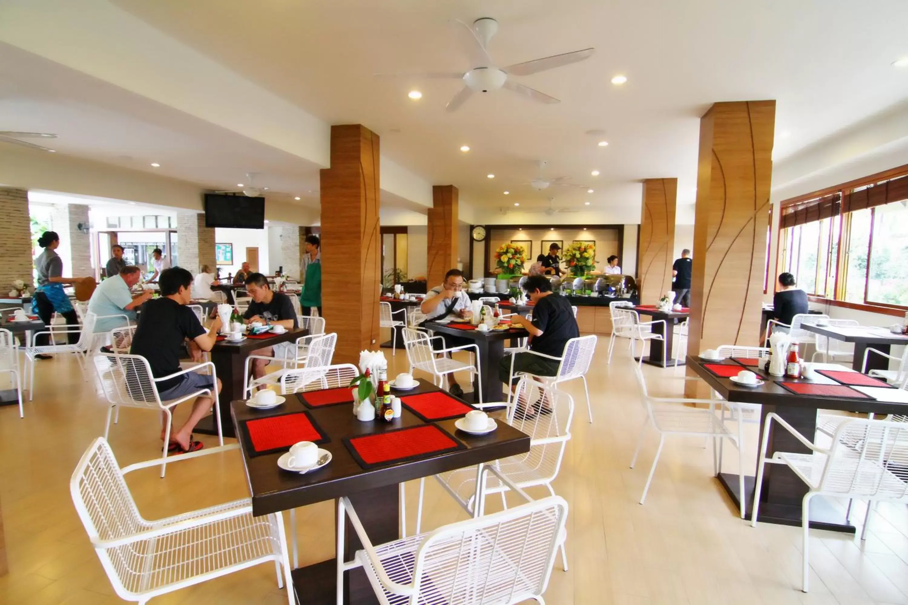 Restaurant/Places to Eat in Areca Lodge