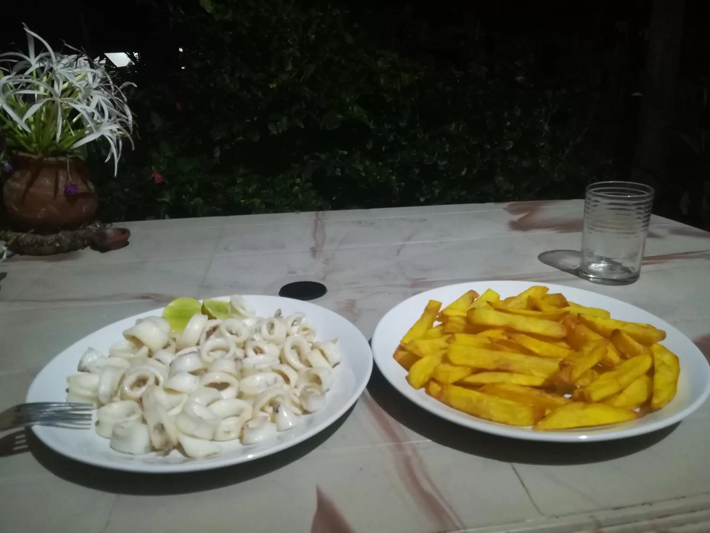 Restaurant/places to eat in Sukriti beach Resort