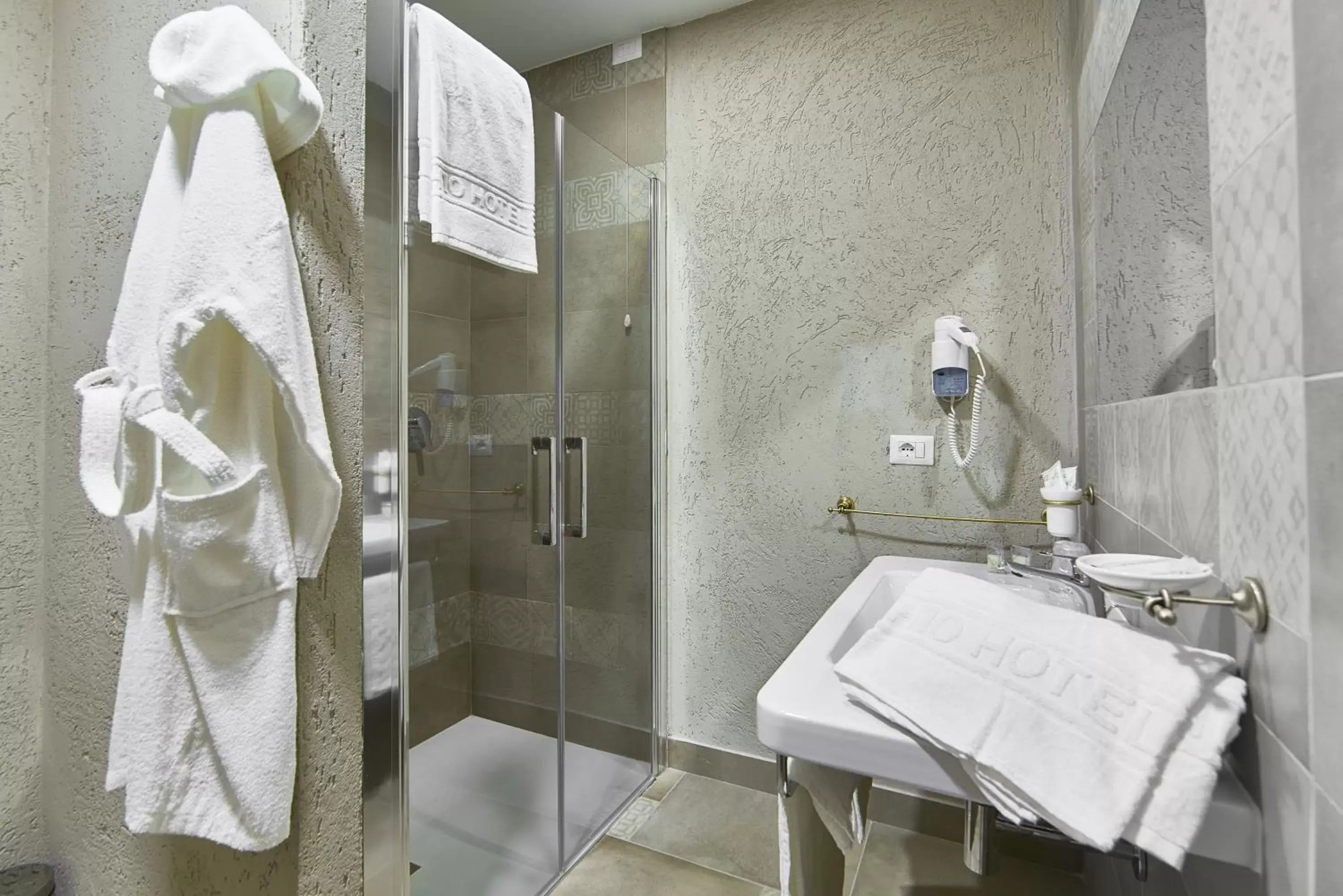 Bathroom in Hotel del Sole