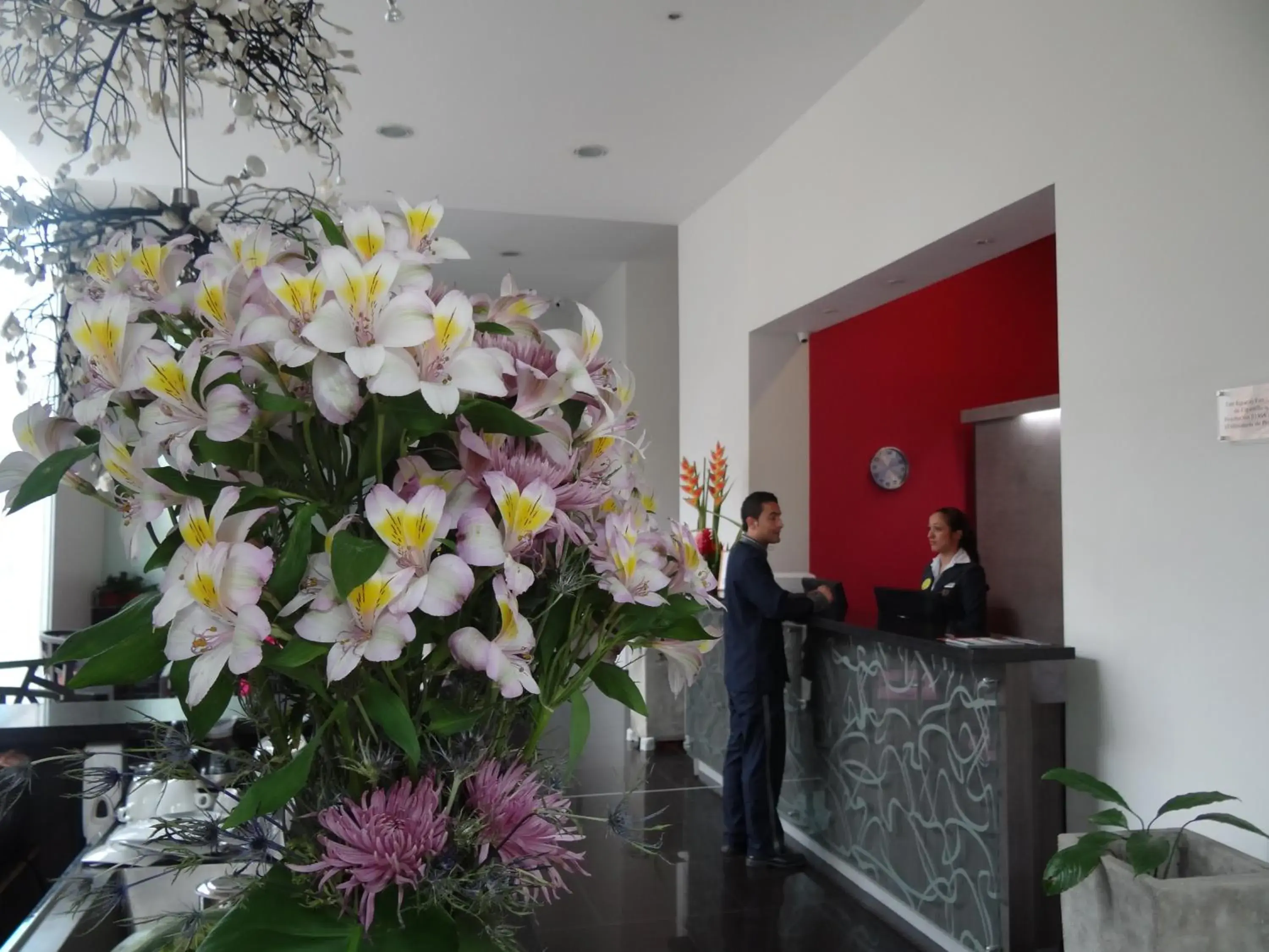 Lobby or reception in Hotel bh El Poblado