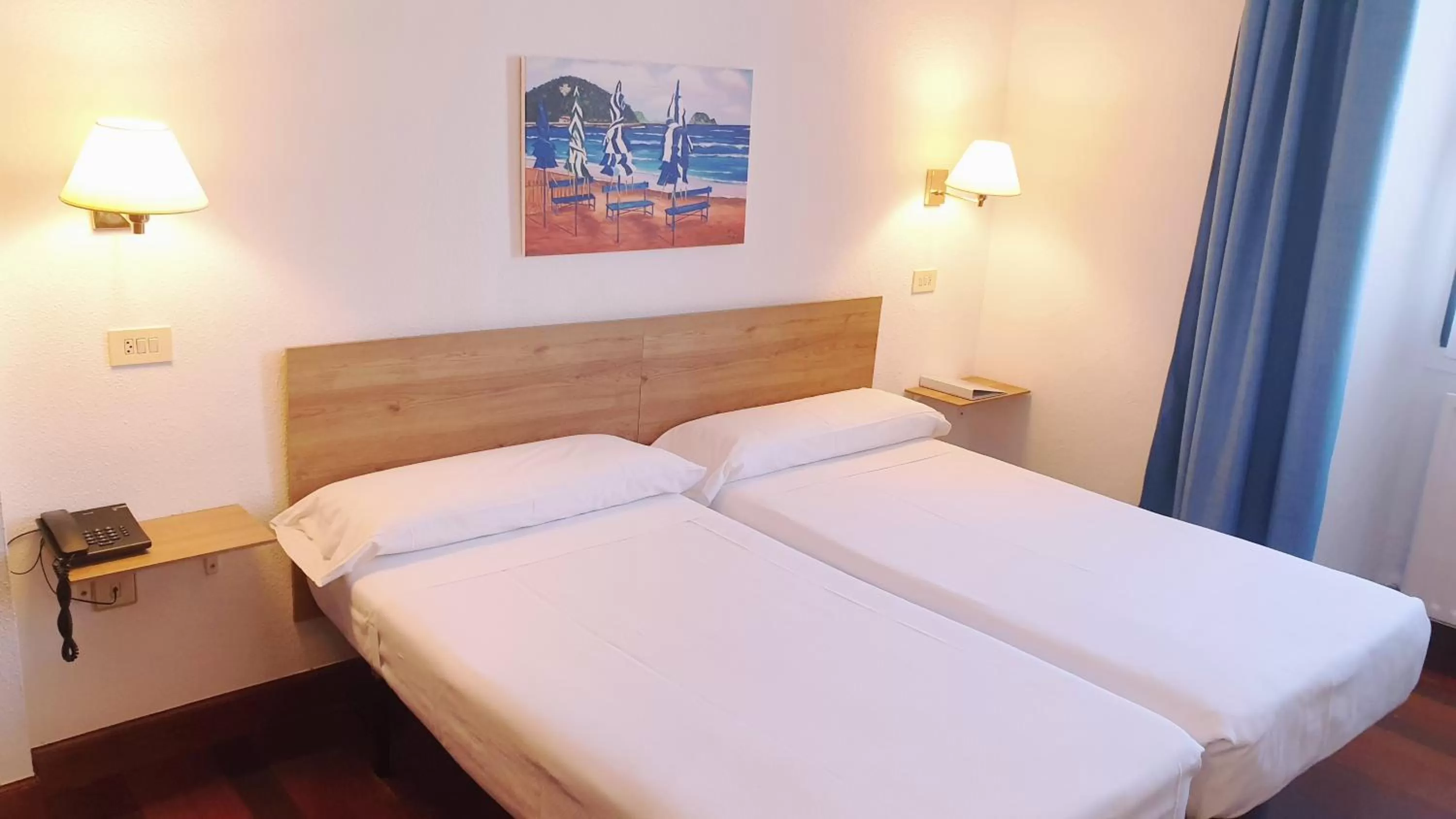 Bedroom, Bed in Hotel Zarauz