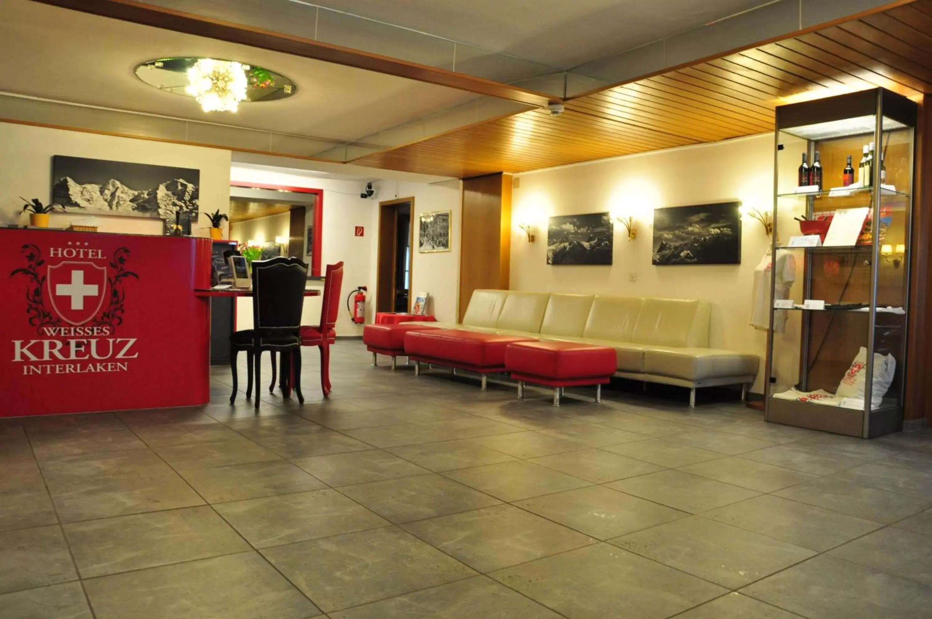 Lounge or bar, Lobby/Reception in Hotel Weisses Kreuz