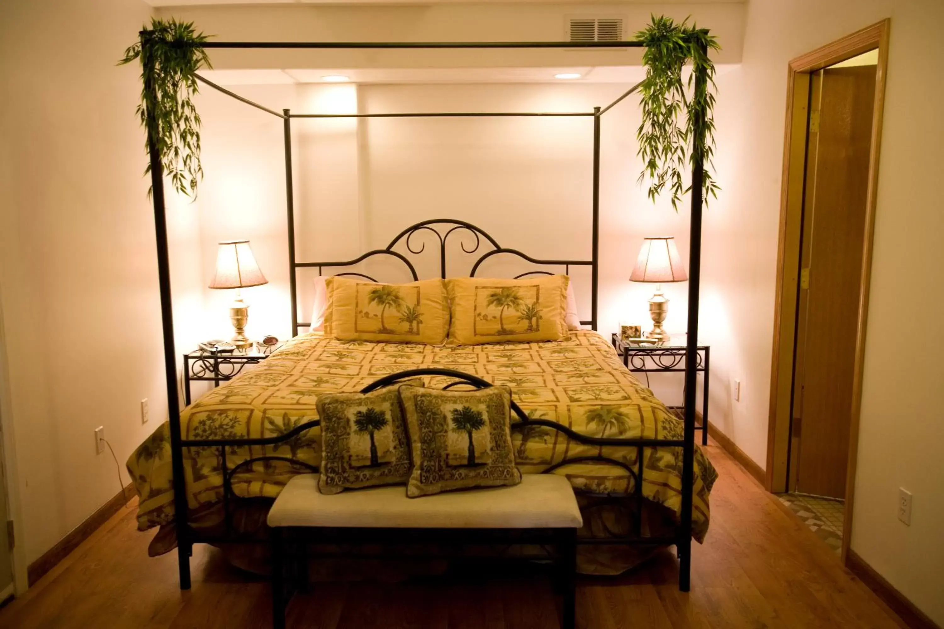 Bedroom, Bed in Abbey Archway Inn