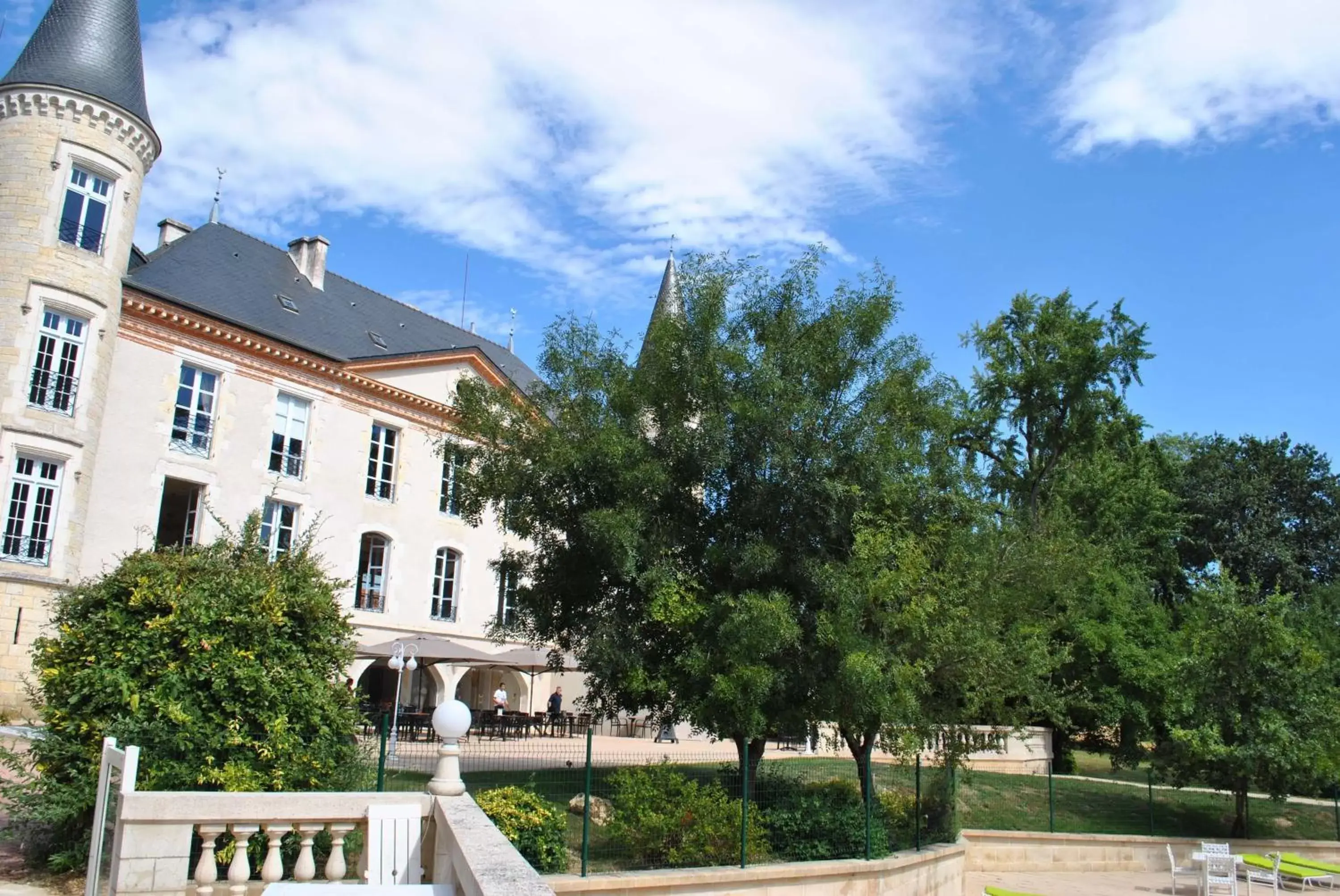 Facade/entrance, Property Building in Logis Château Saint Marcel