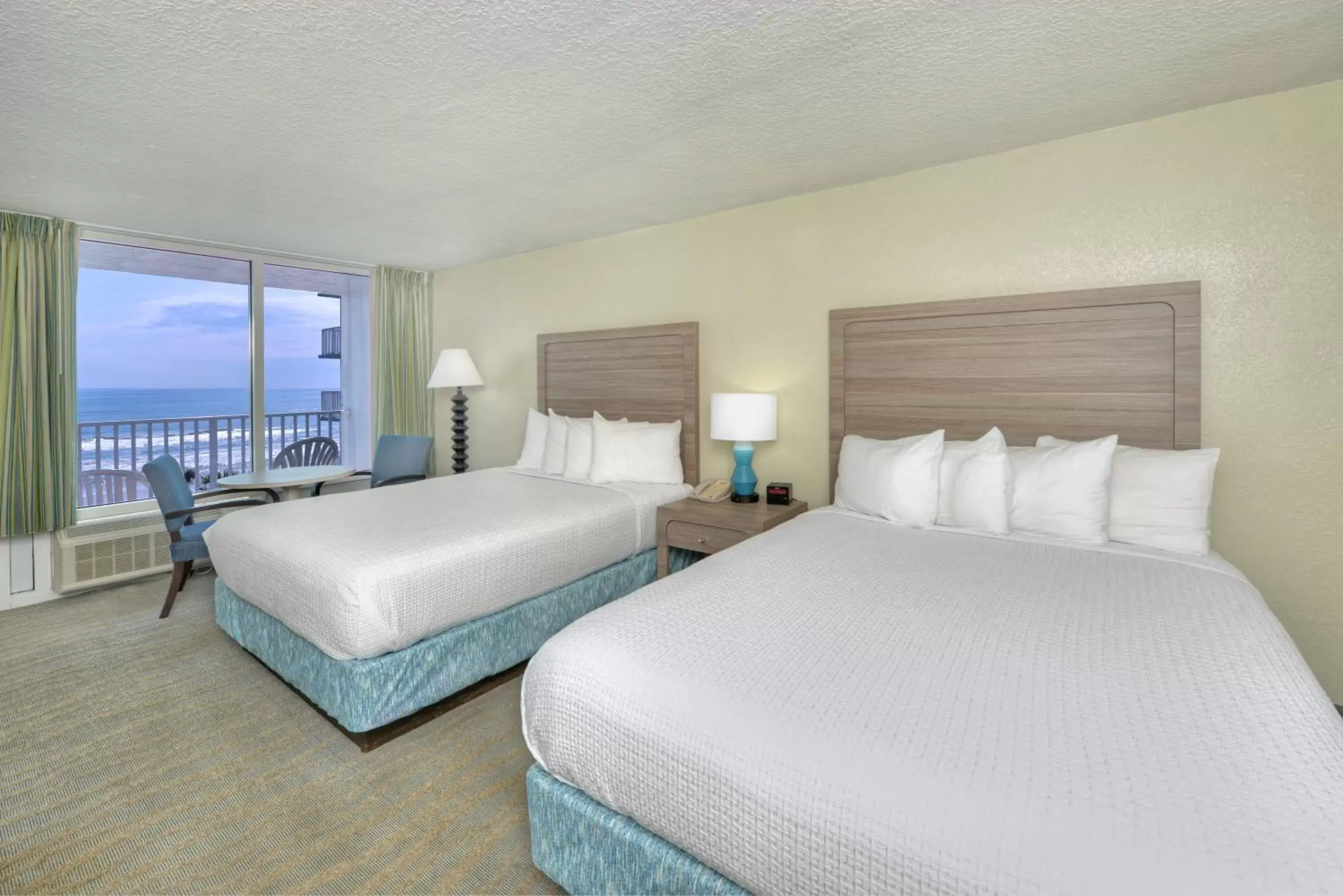 Bedroom, Bed in El Caribe Resort and Conference Center