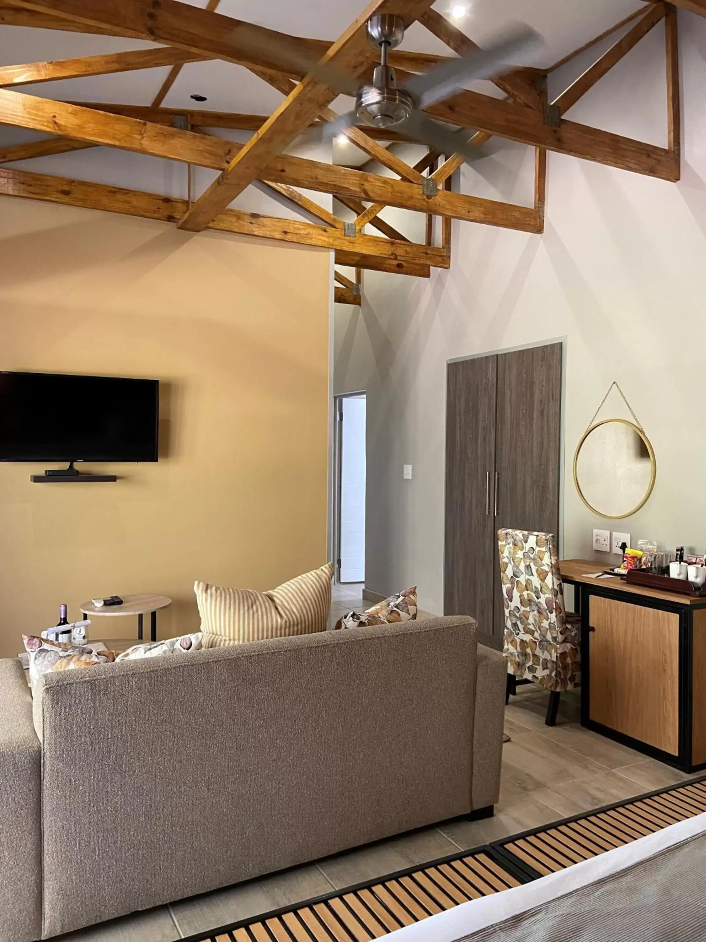 Bedroom, Seating Area in Nut Grove Manor Boutique Hotel