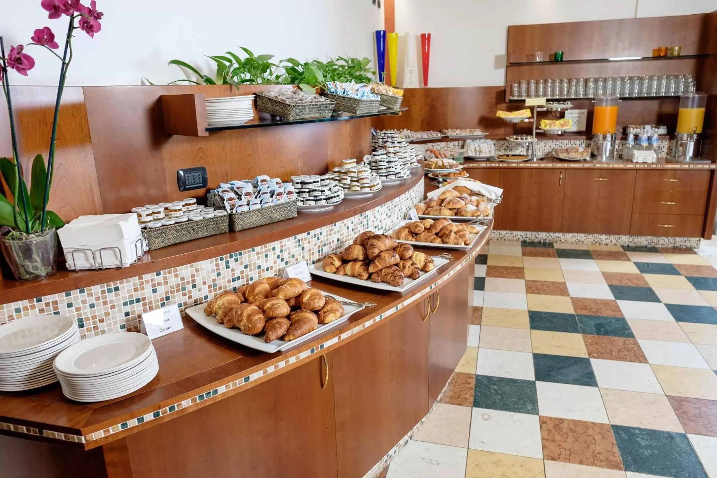 Buffet breakfast, Food in Hotel Villa Malaspina