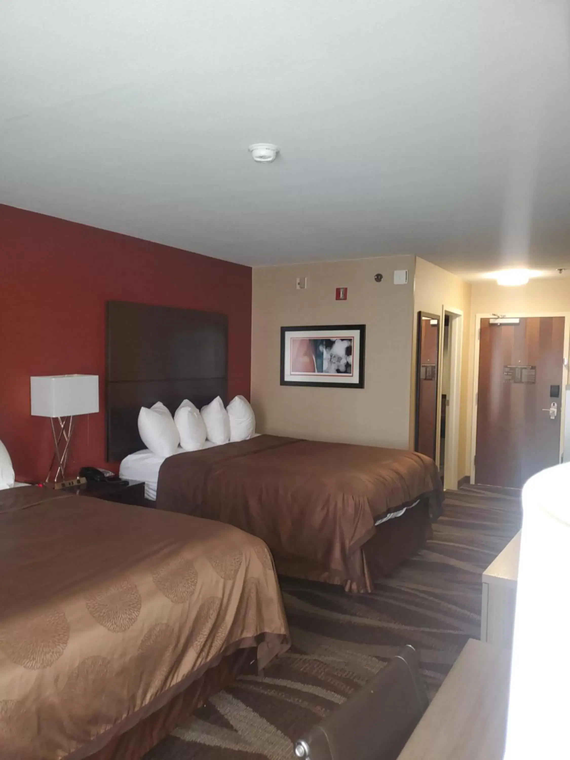 Bedroom, Bed in Best Western Maple City Inn