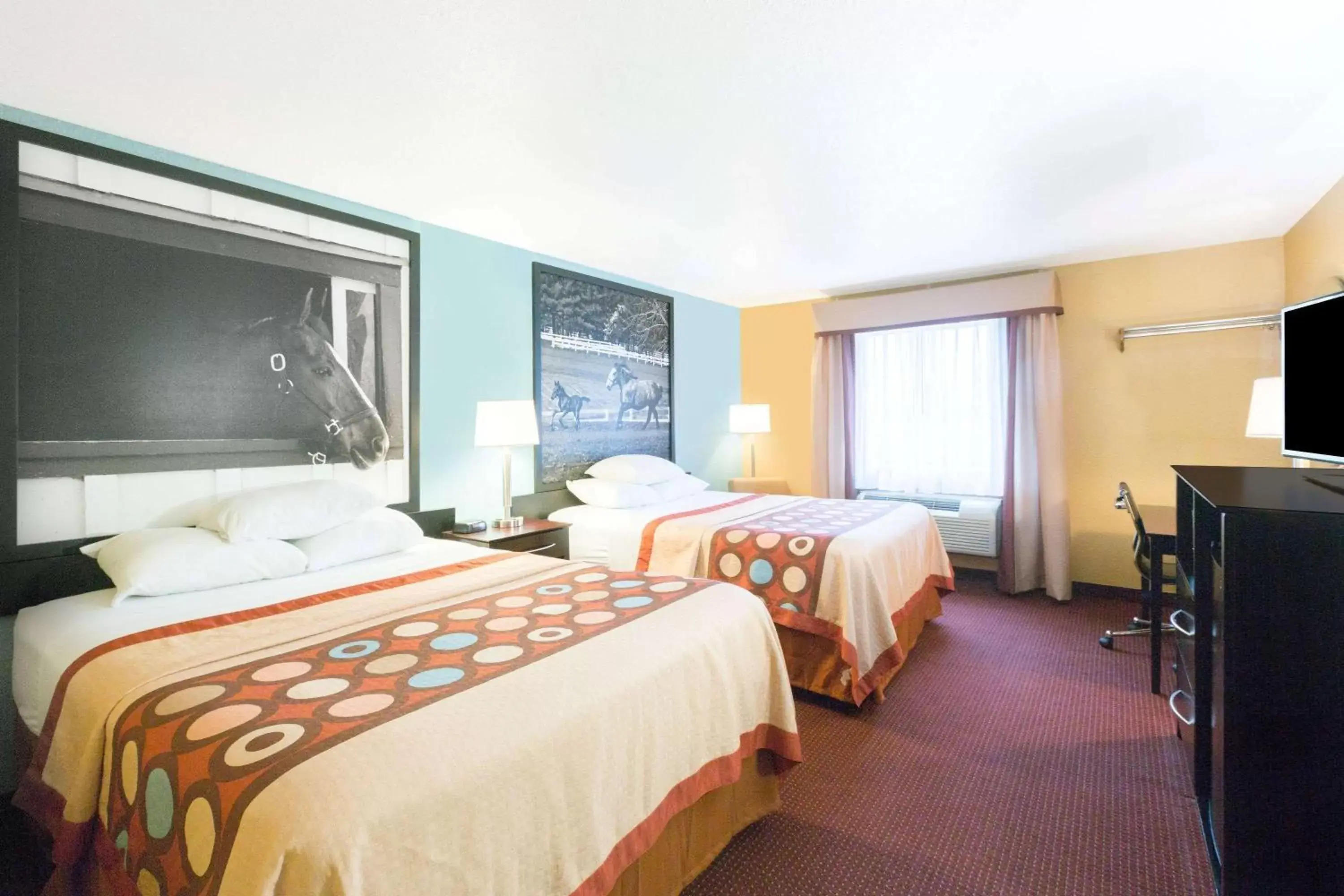 Photo of the whole room, Bed in Super 8 by Wyndham Richmond