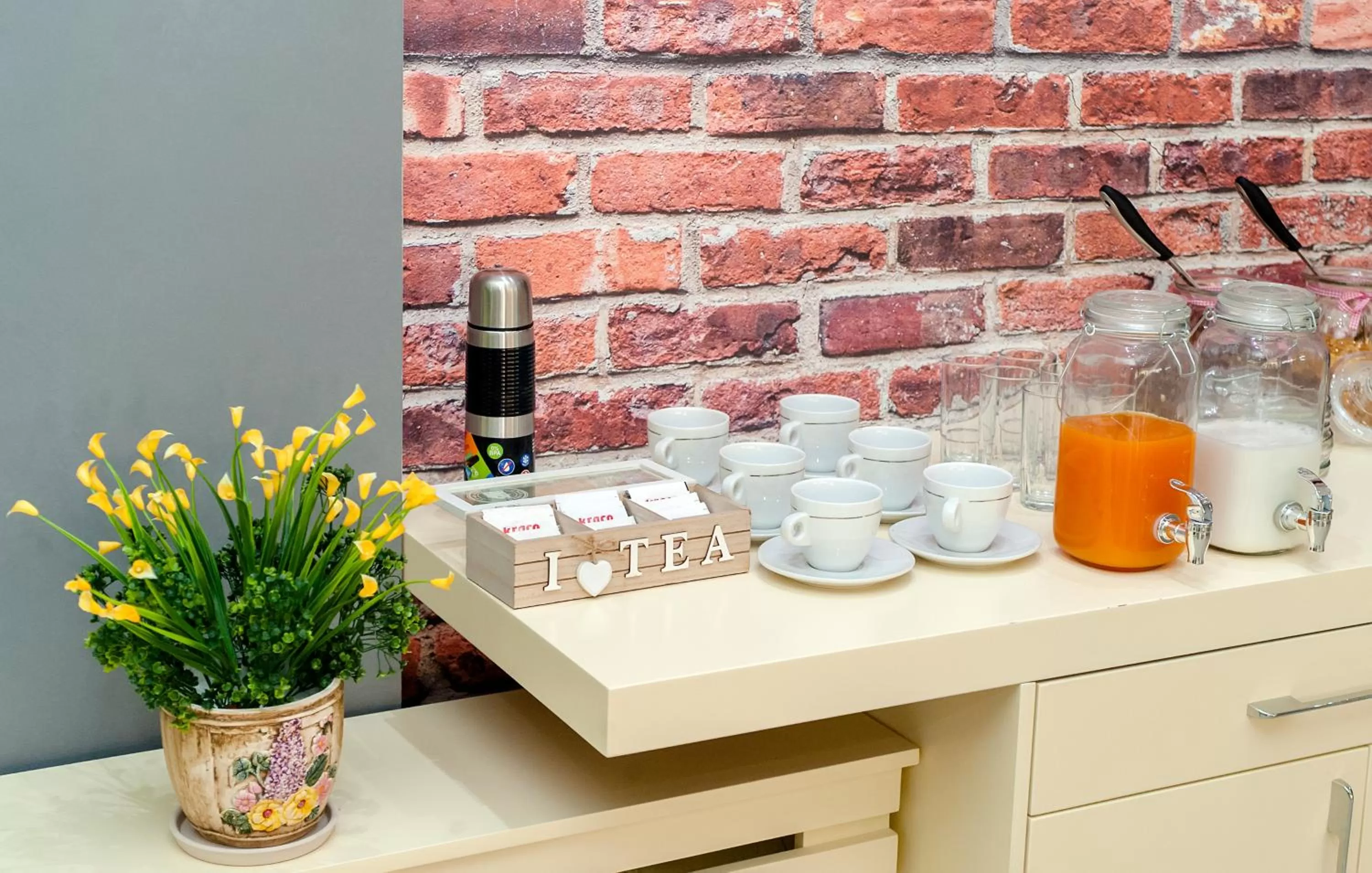 Restaurant/places to eat in Hotel EDEA