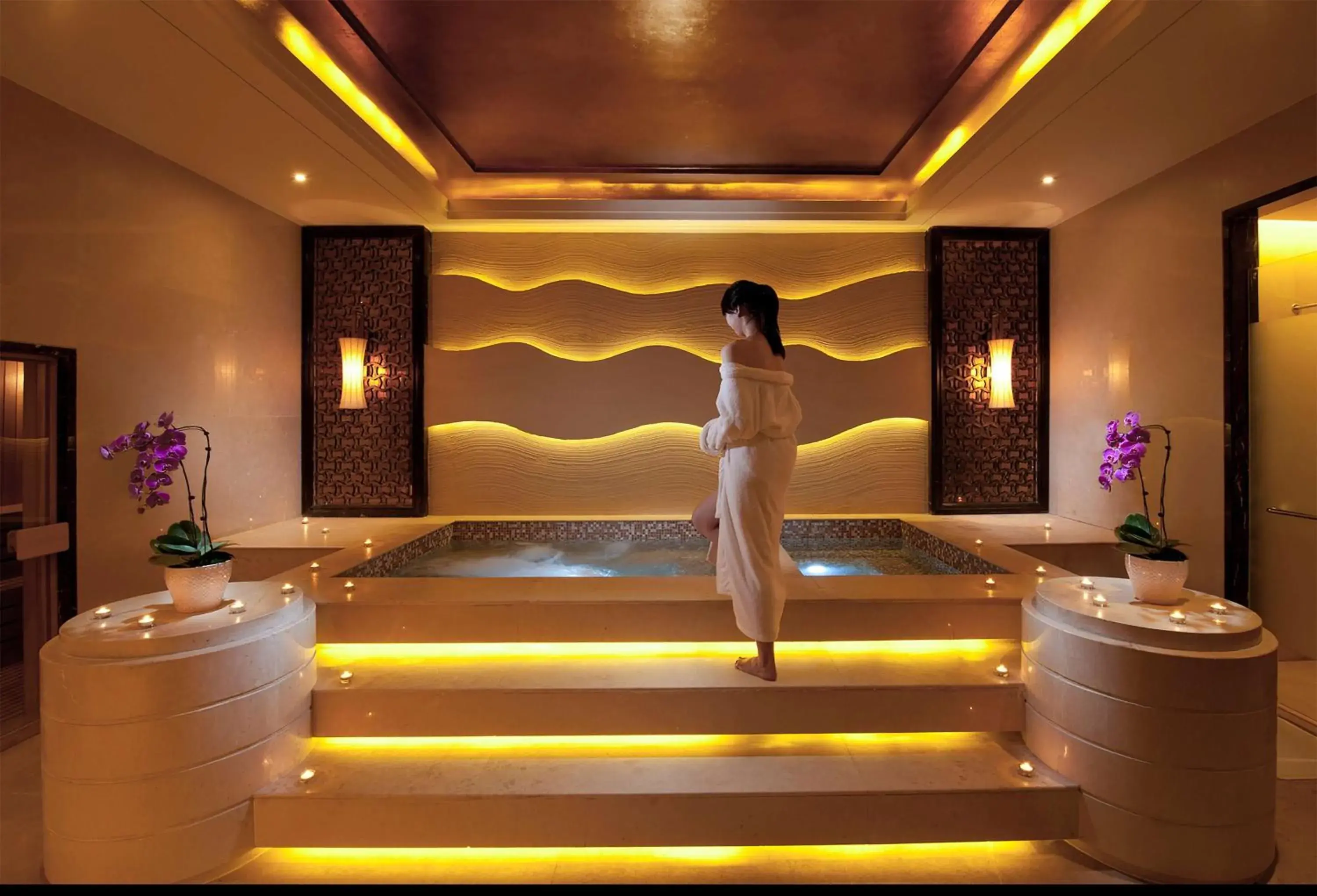 Hot Tub in Hilton Xian