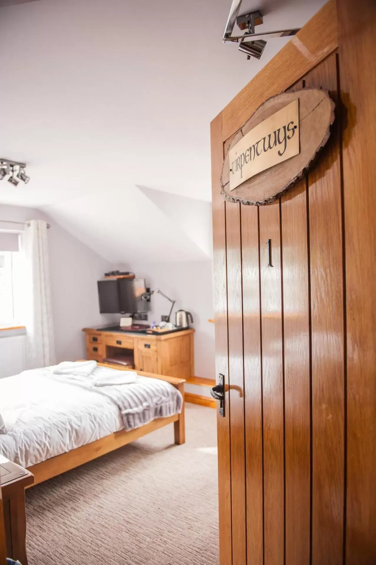 Bedroom, Bed in The Little Crown Inn