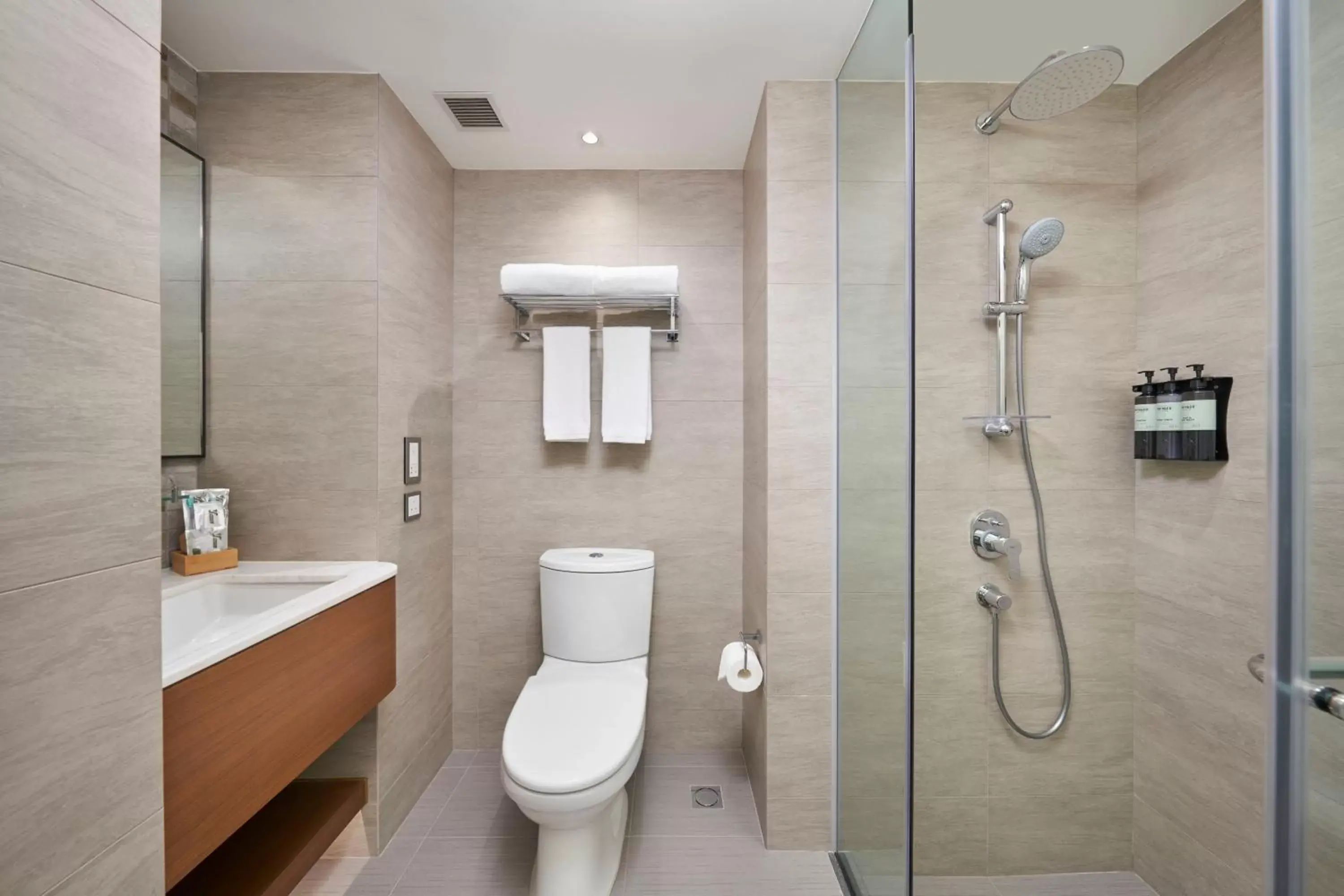 Bathroom in Y Hotel Hong Kong