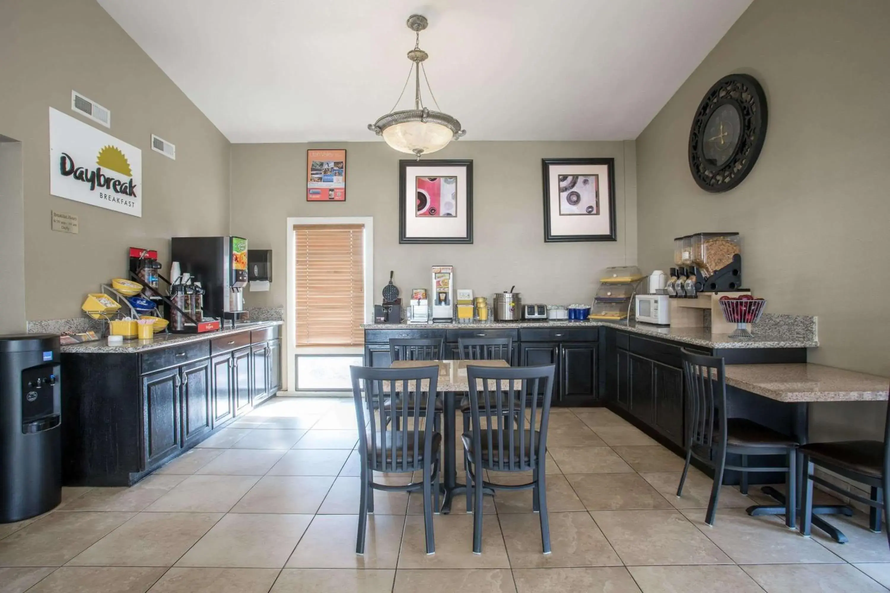 Restaurant/places to eat in Days Inn by Wyndham Provo Restaurant/places to eat in Days Inn by Wyndham Provo