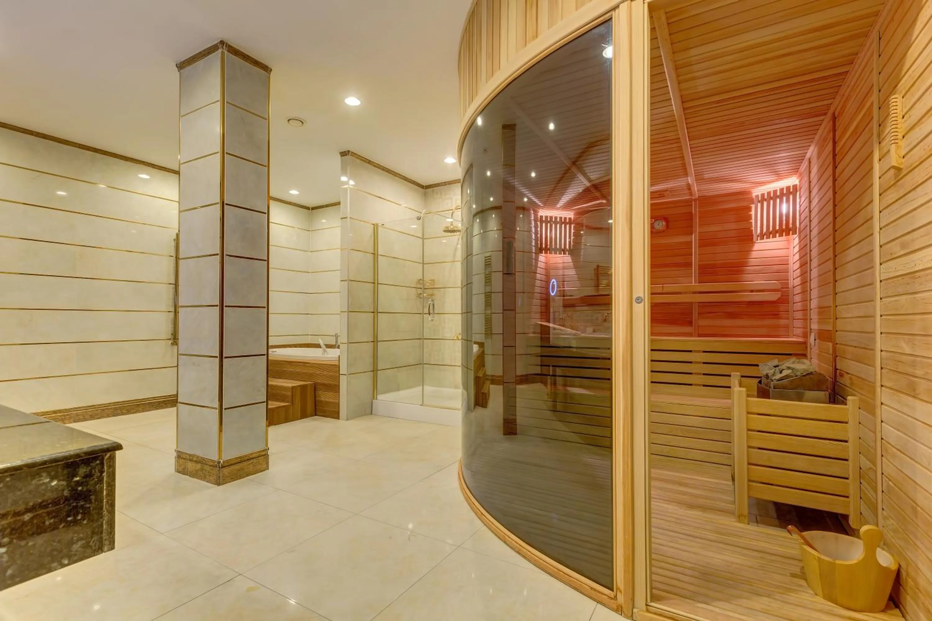 Shower in Buyuk Abant Hotel