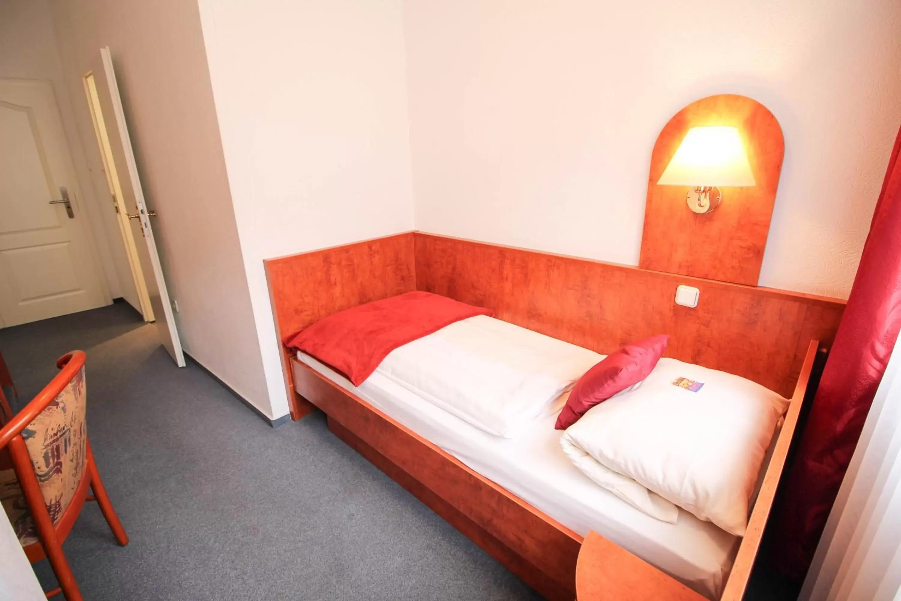 Bed in Hotel West an der Bockenheimer Warte