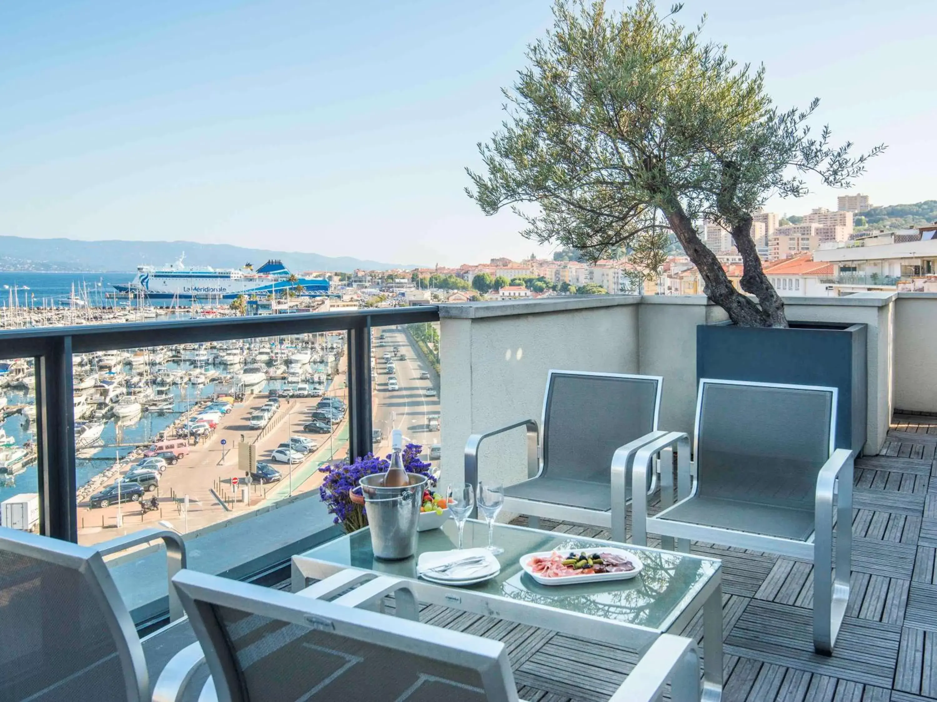 Property building in Mercure Ajaccio