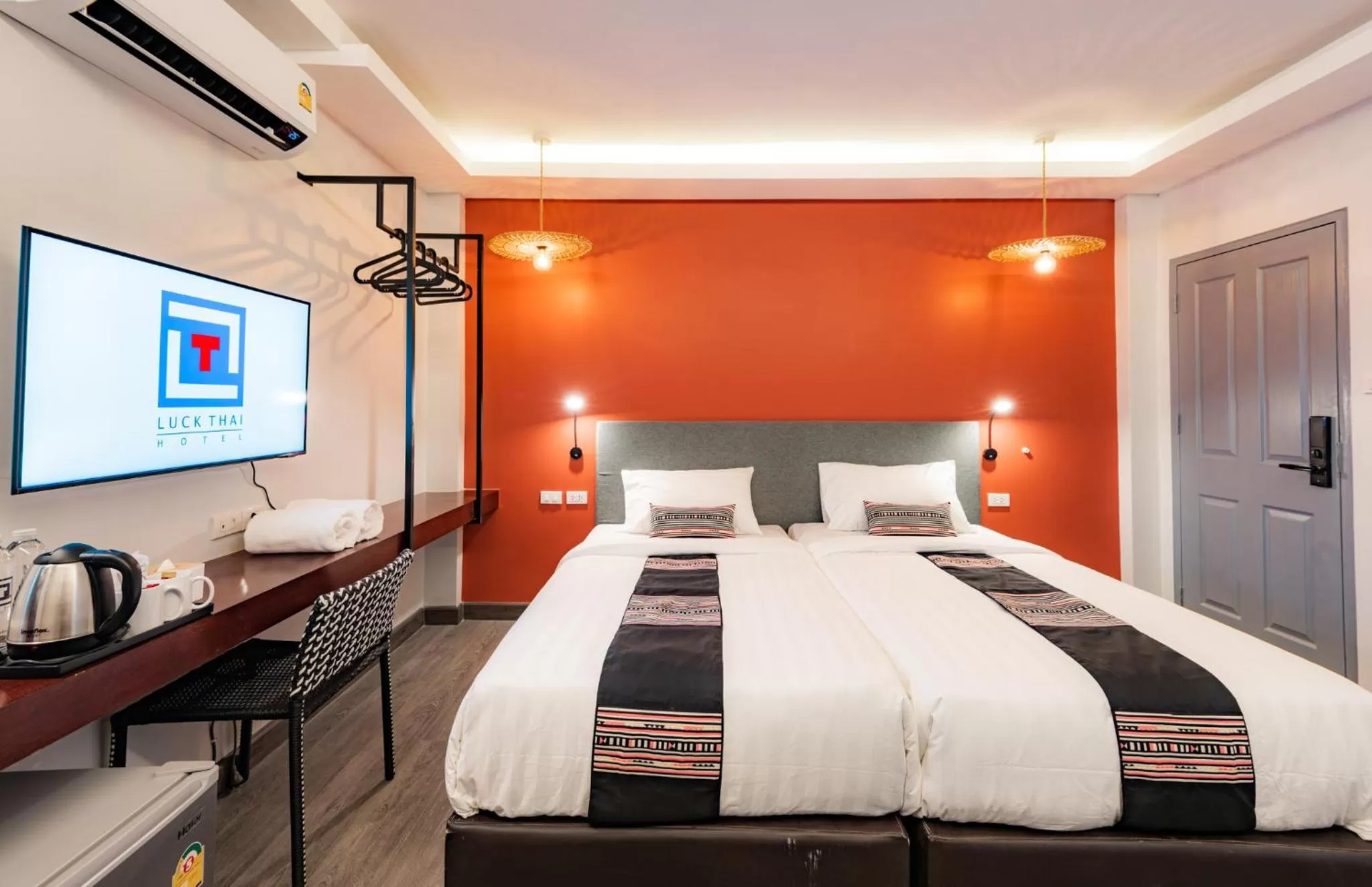 Bedroom, Bed in Luck Thai Hotel